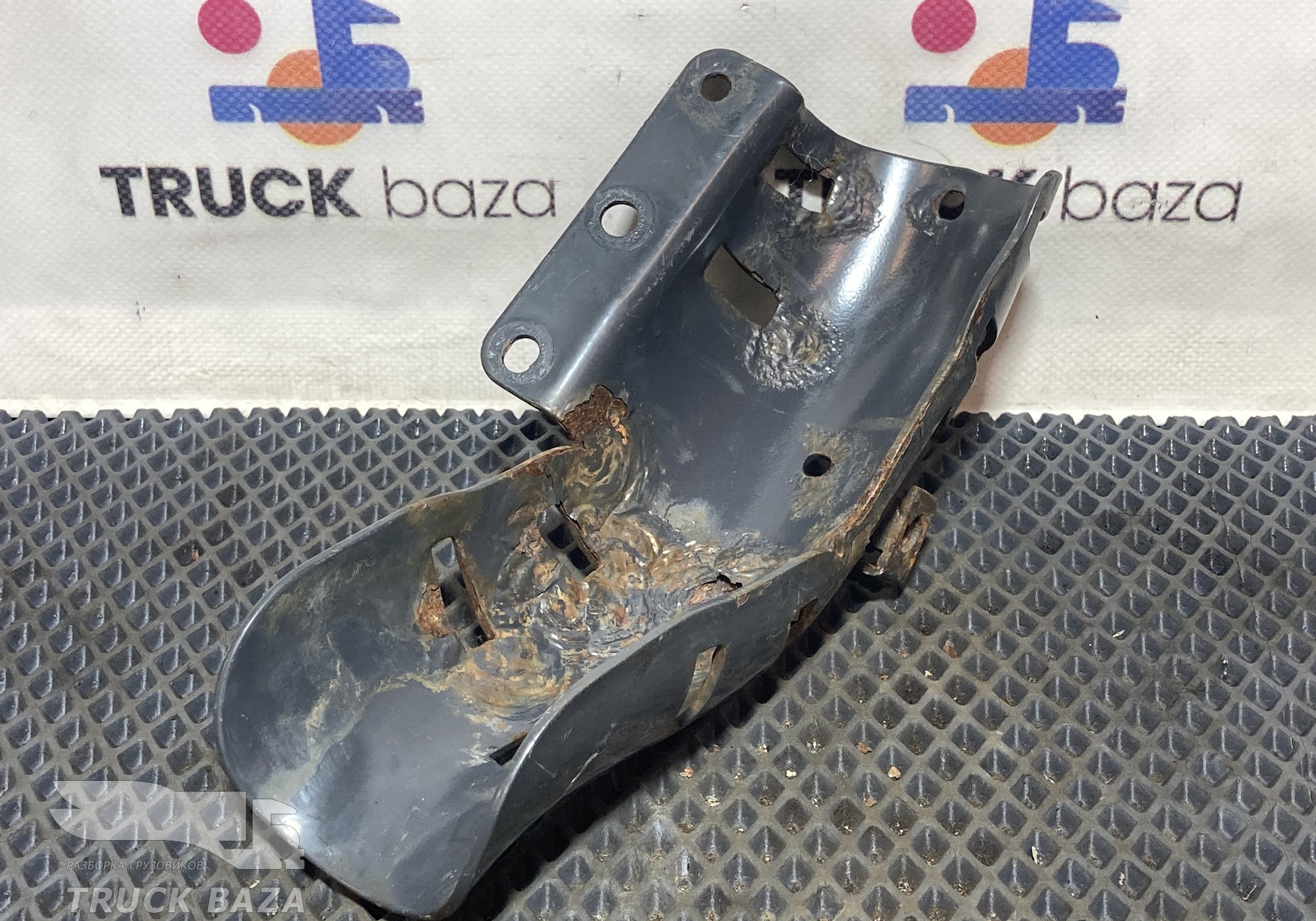 1438085 Кронштейн проводки для Scania