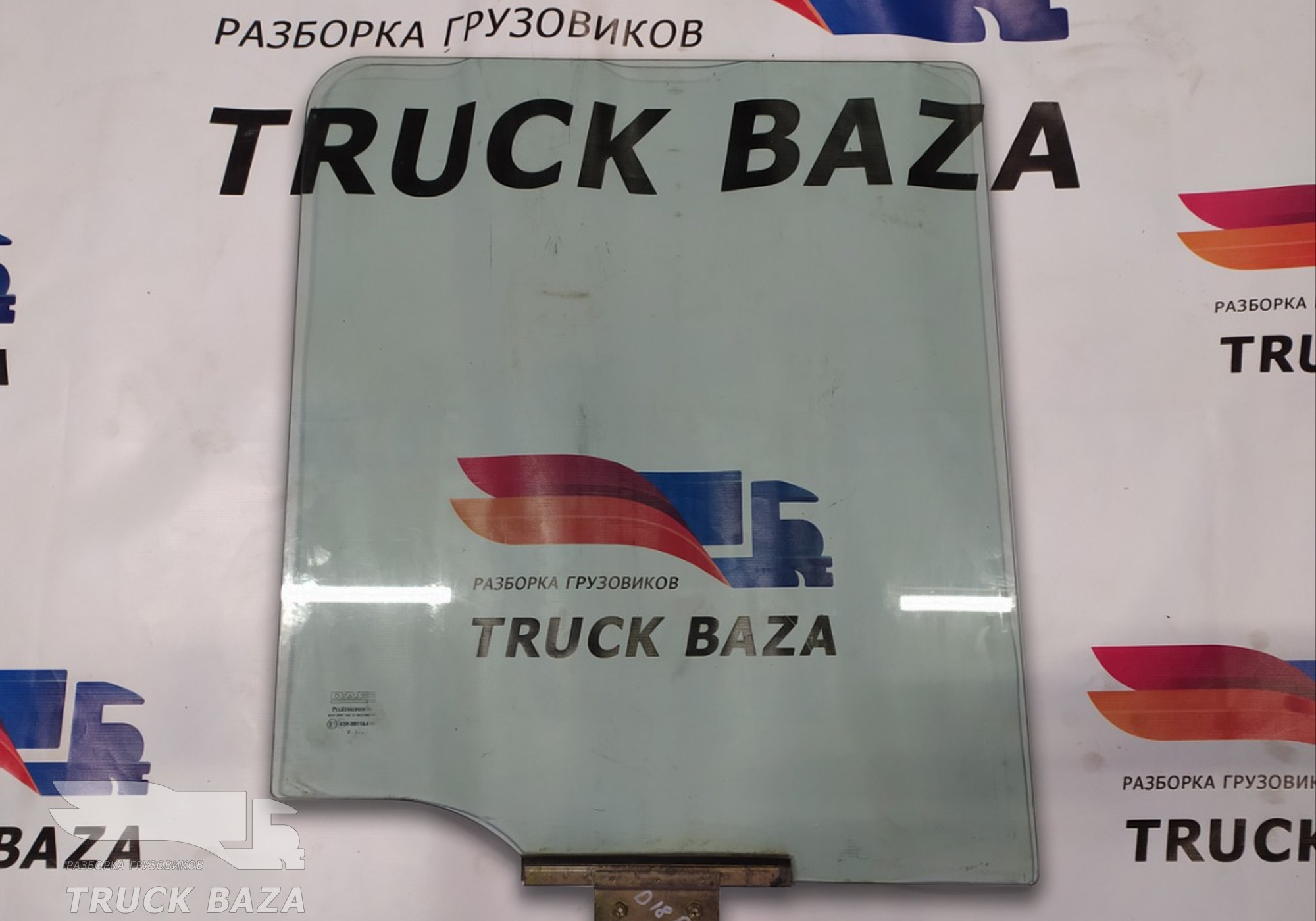 1284624 Стекло двери правой для Daf