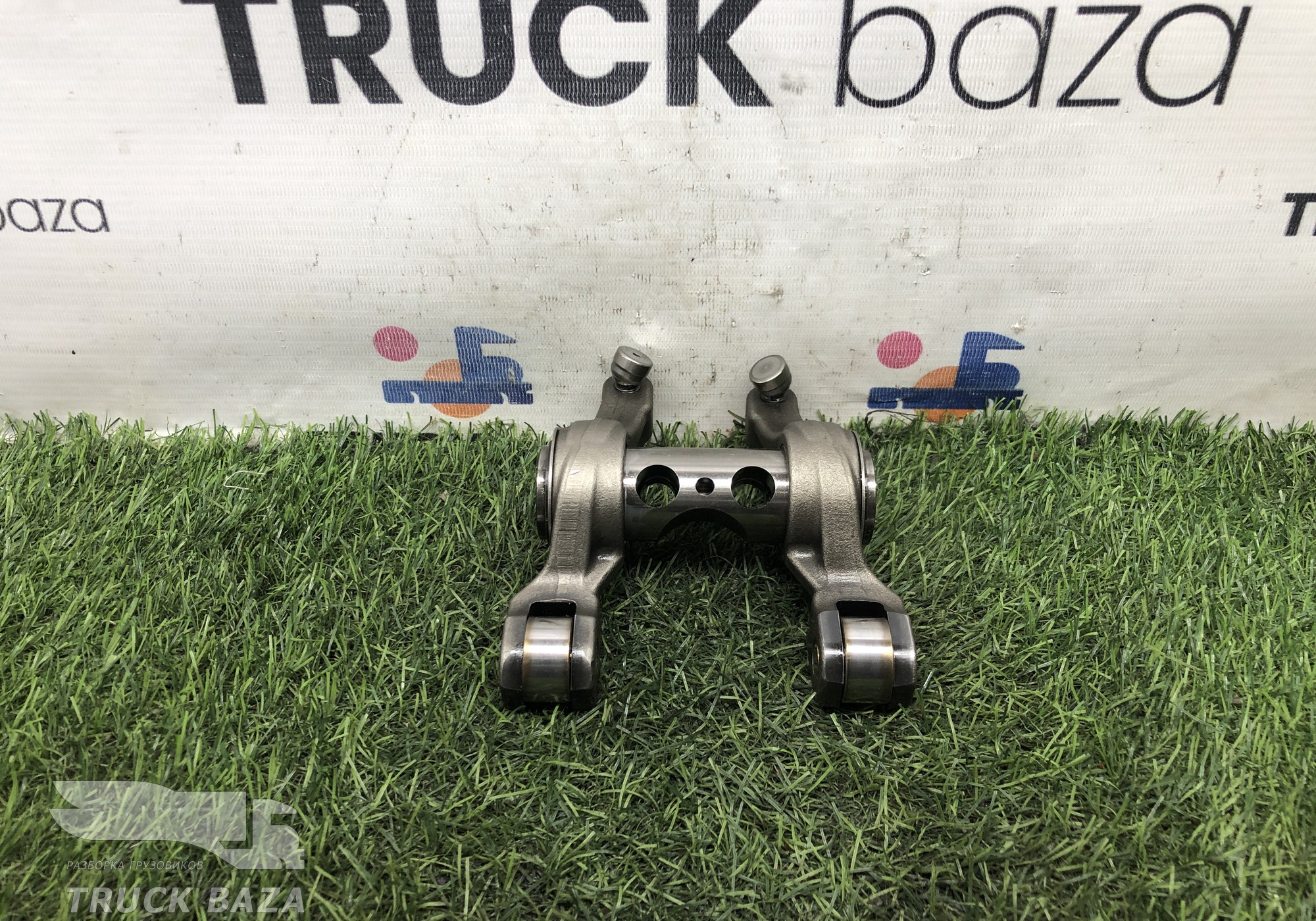 51042035065 Вал рокеров