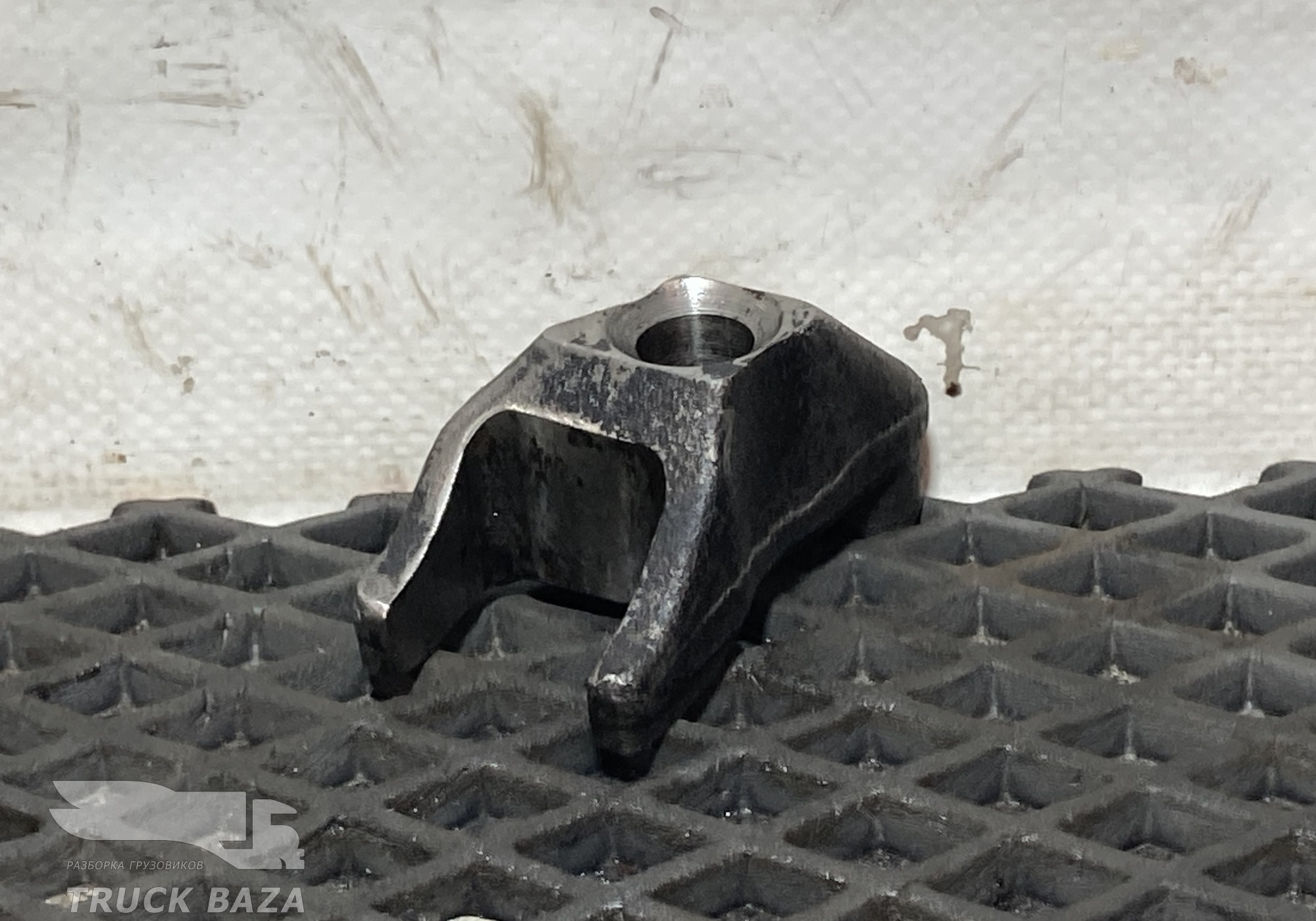 T218009 Кронштейн форсунки для Ford F-MAX (с 2018)
