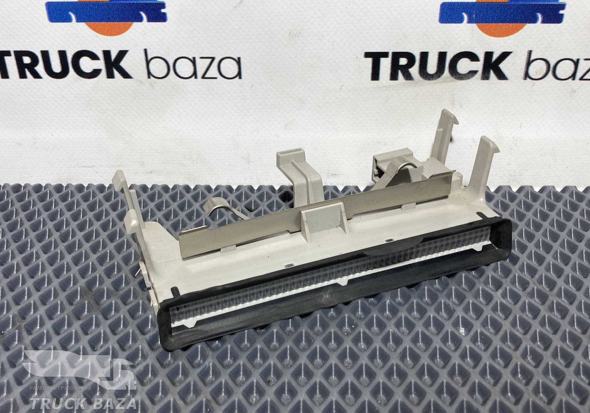 2038250 Плафон внутреннего освещения для Scania 6-series R (с 2016)