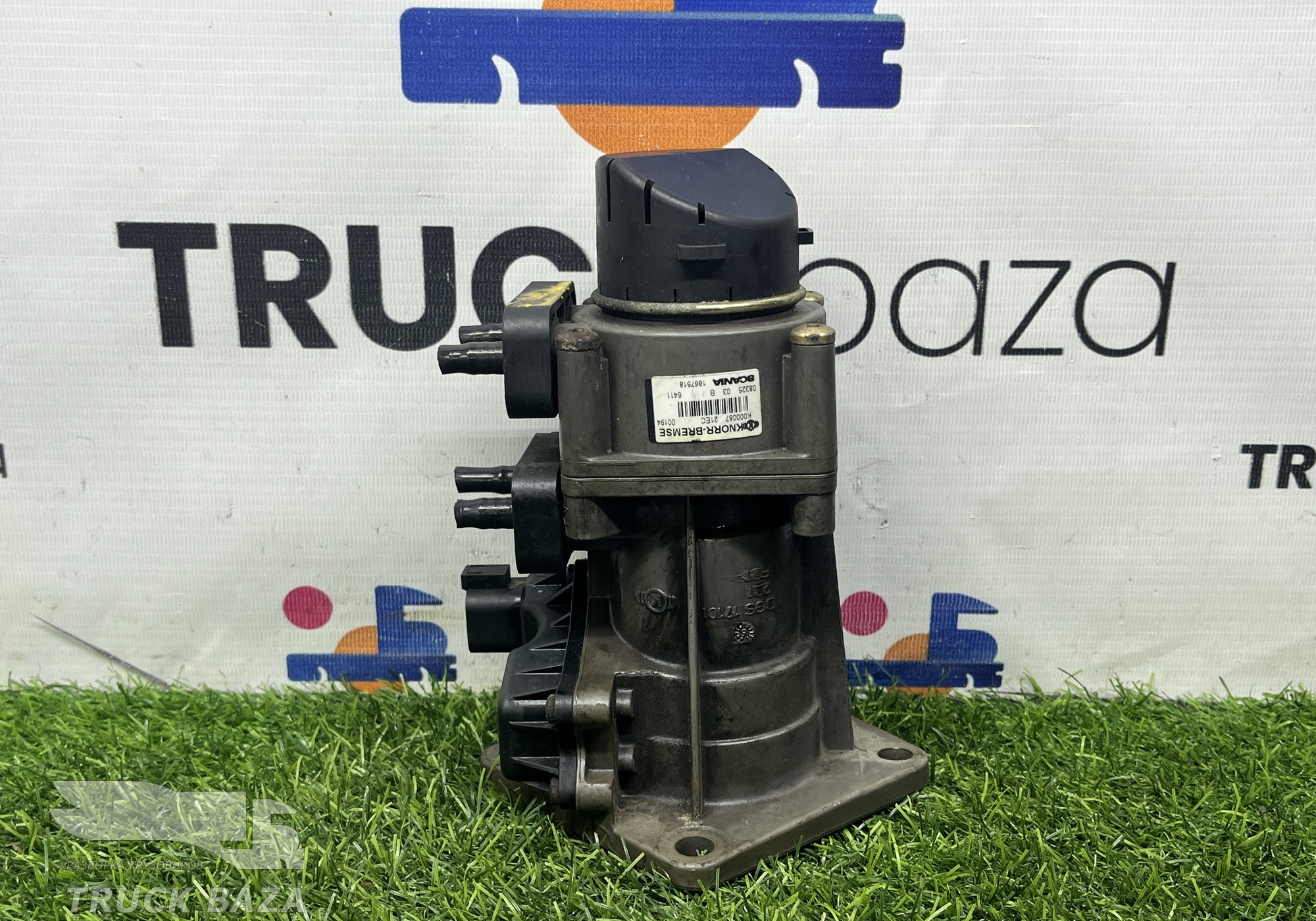 1867518 Кран тормозной главный