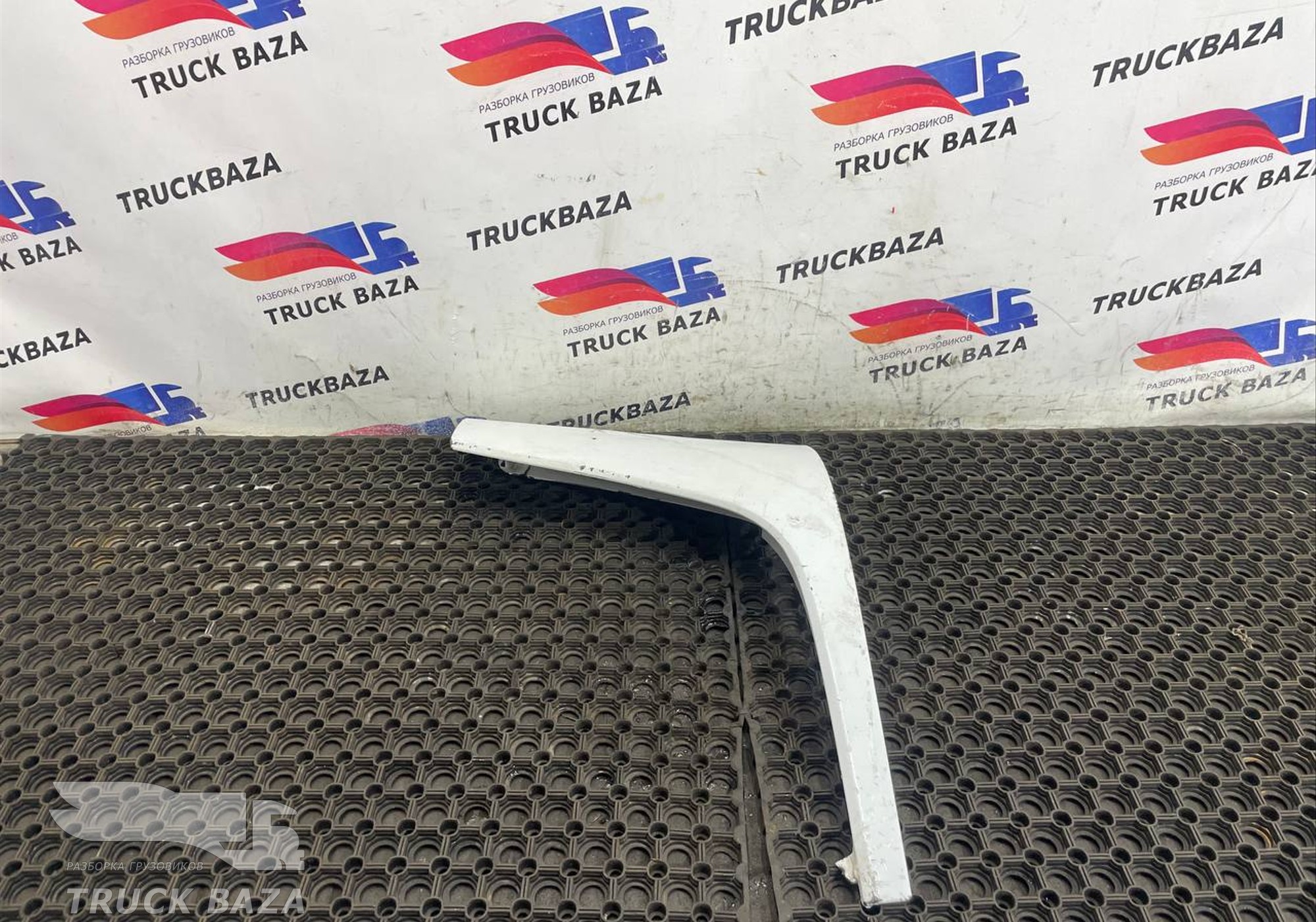 A9608803905 Облицовка фары правой для Mercedes-Benz Actros New Actros MP4 (с 2011)