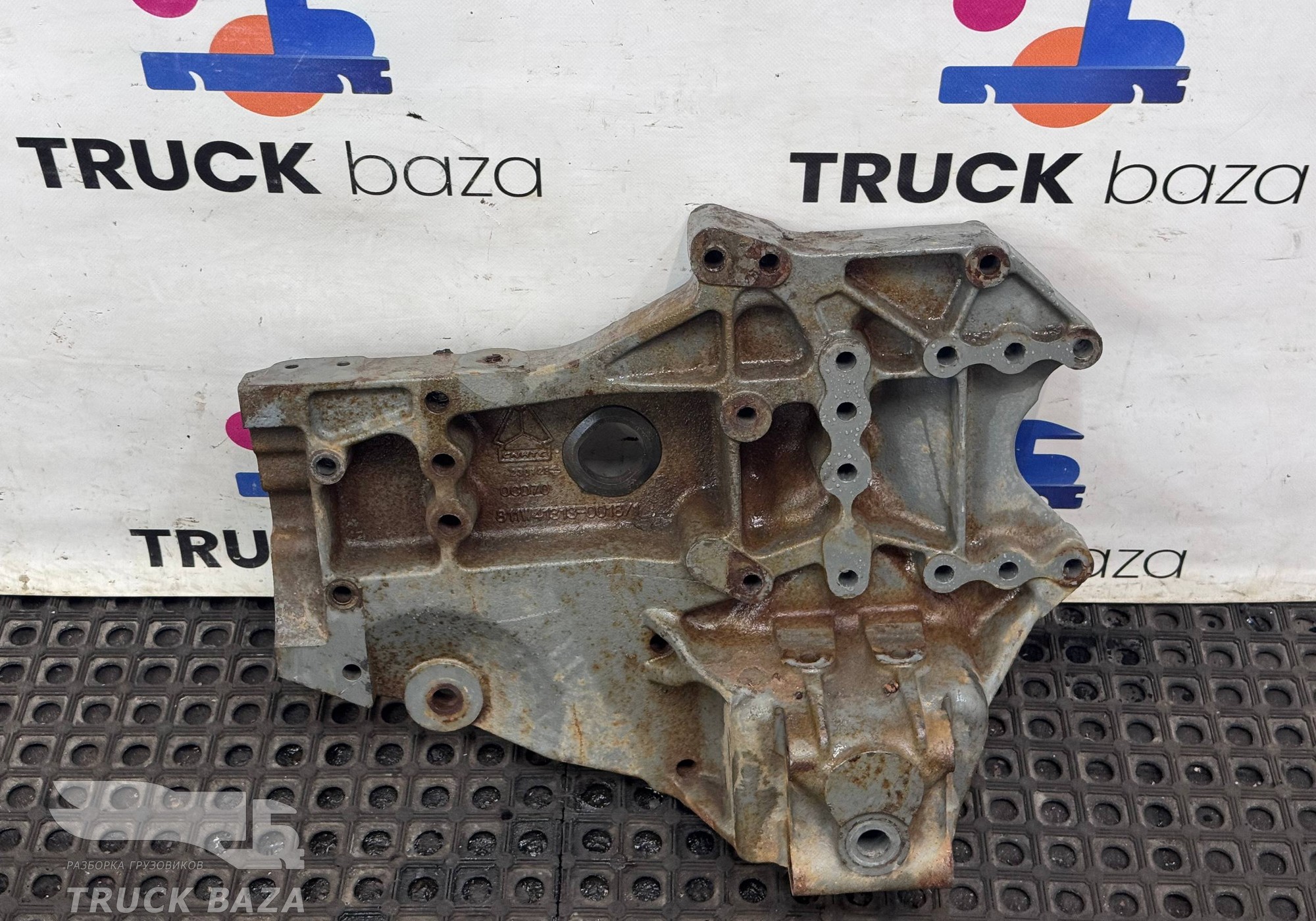 811W413130018 Кронштейн кабины передний правый для Sinotruk Sitrak C7H