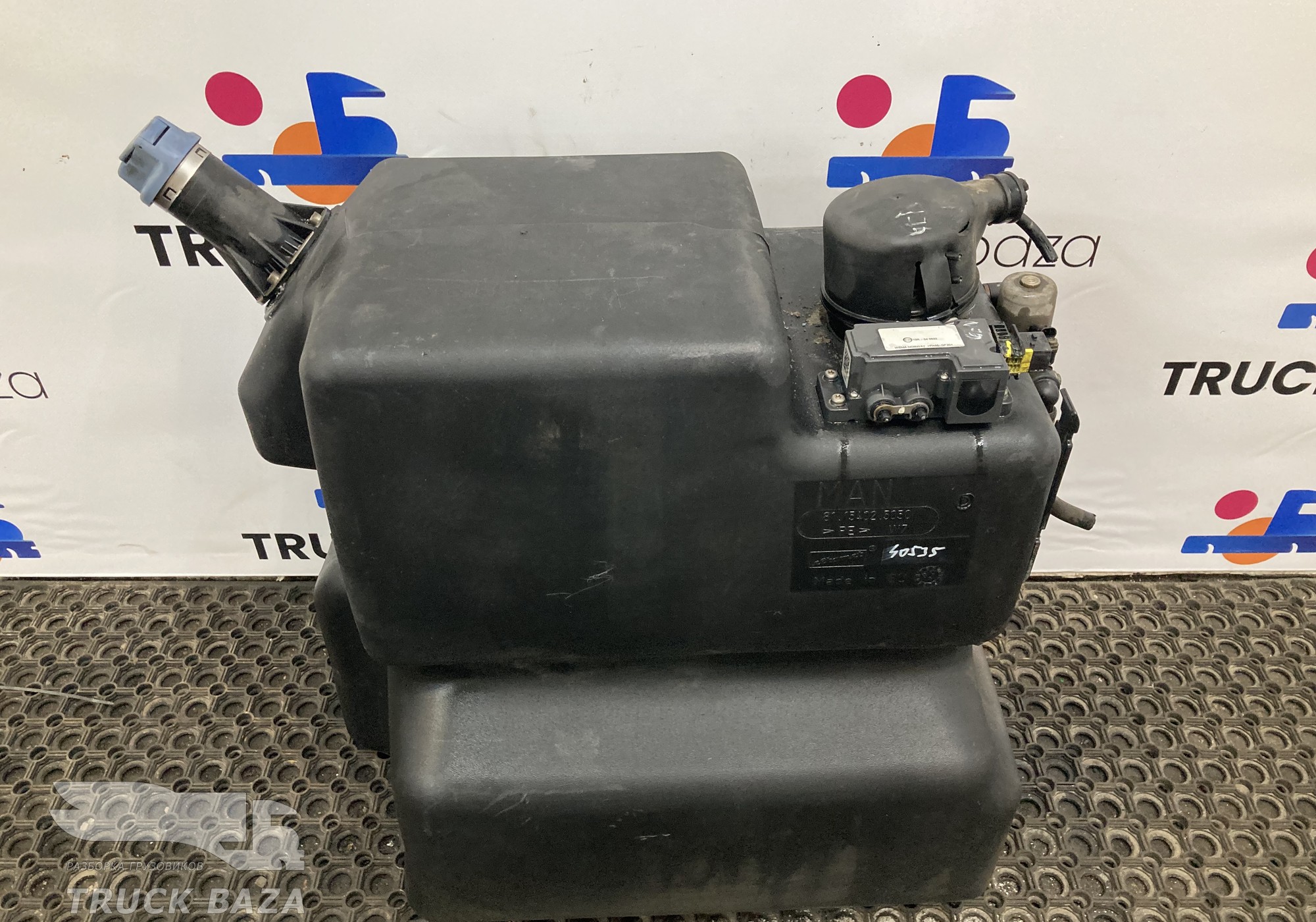 81154006129 Бак AdBlue 80L в сборе для Man TGX II (с 2012)