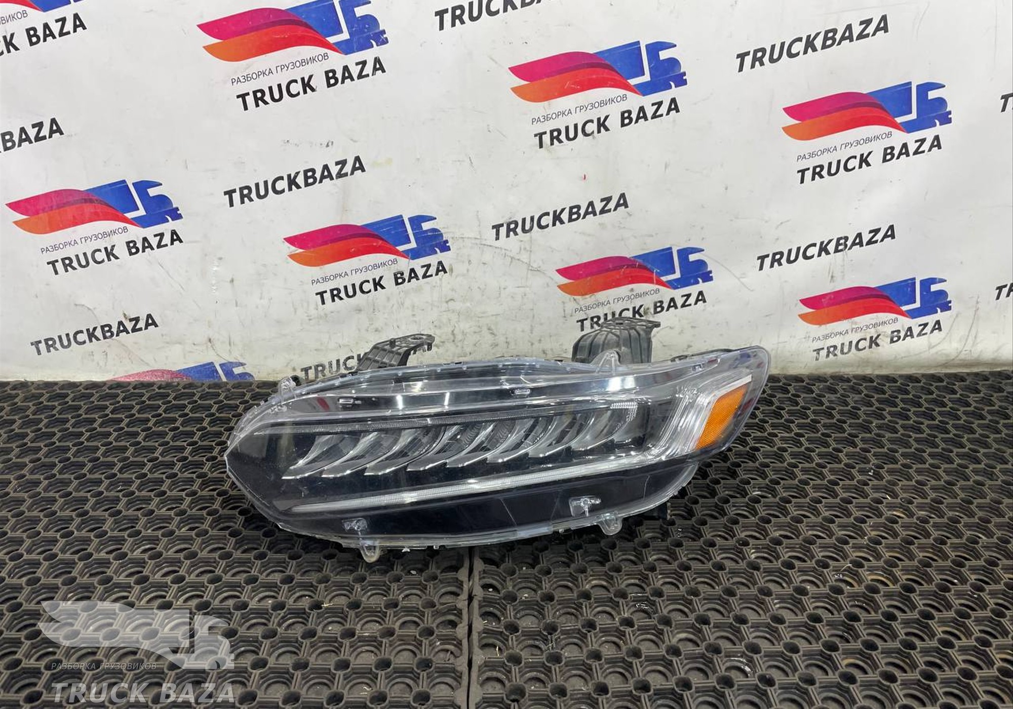 33150TVAA01 Фара левая для Honda Accord X (с 2017)