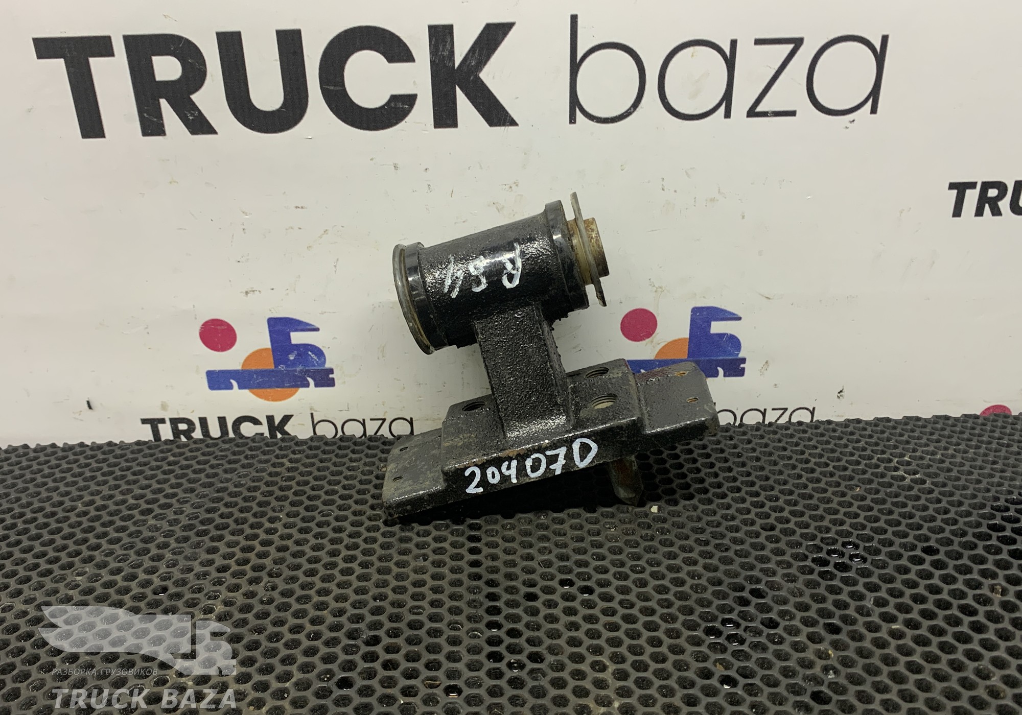 5010552266 Кронштейн торсиона для Renault Kerax