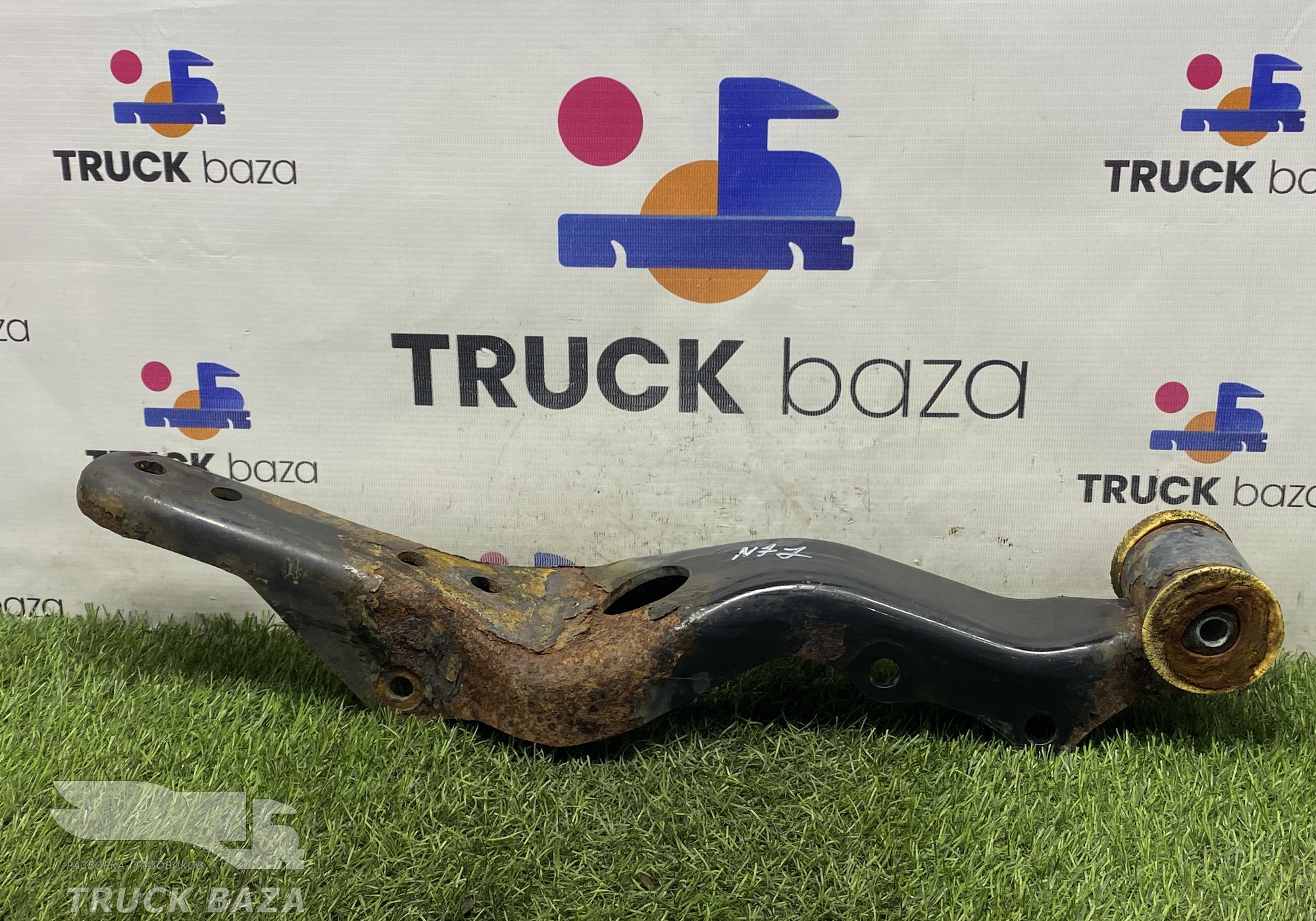 85417016001 Кронштейн замка кабины