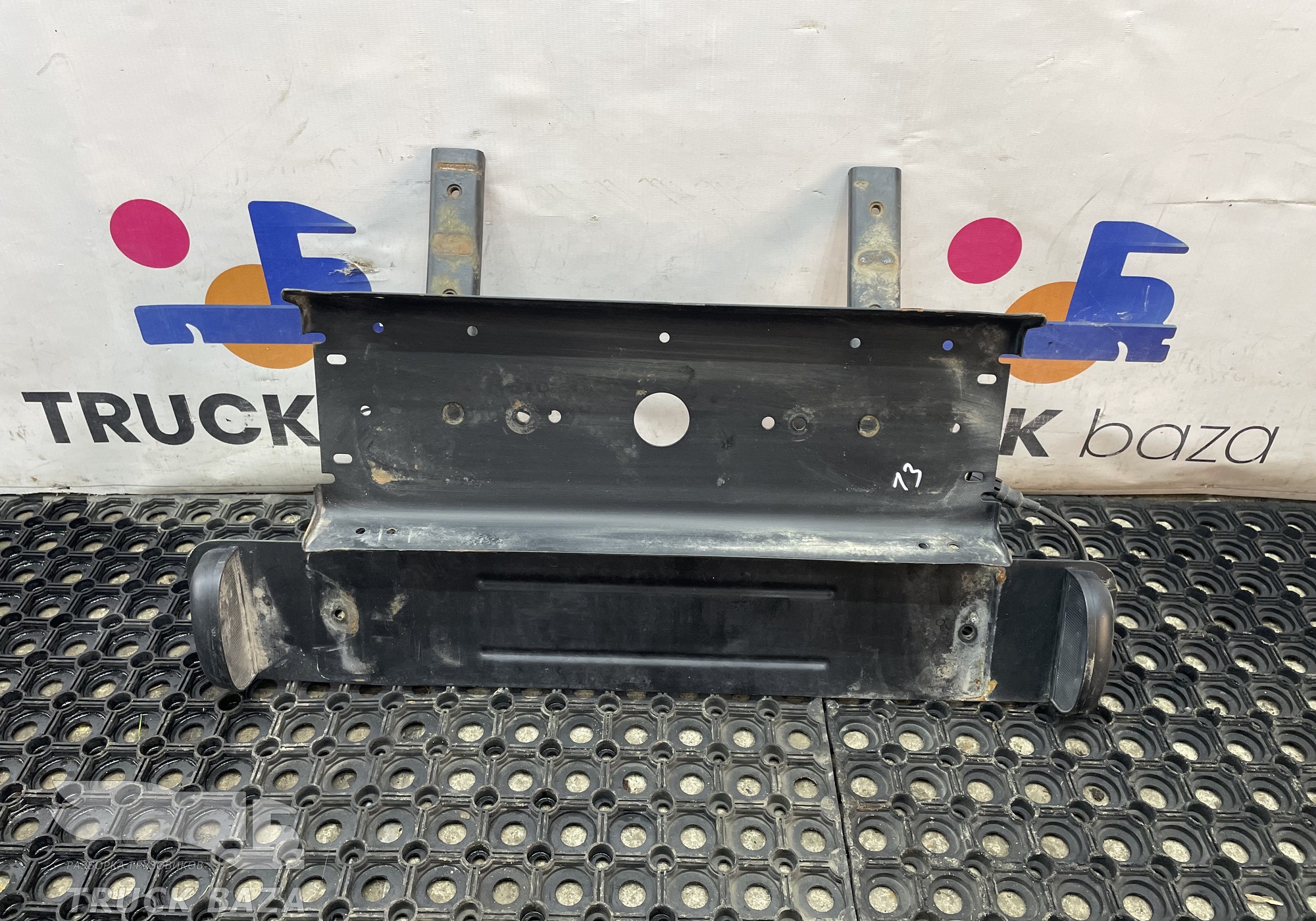 5490371601985 Кронштейн фонаря заднего левого для КАМАЗ 5490 (с 2013)