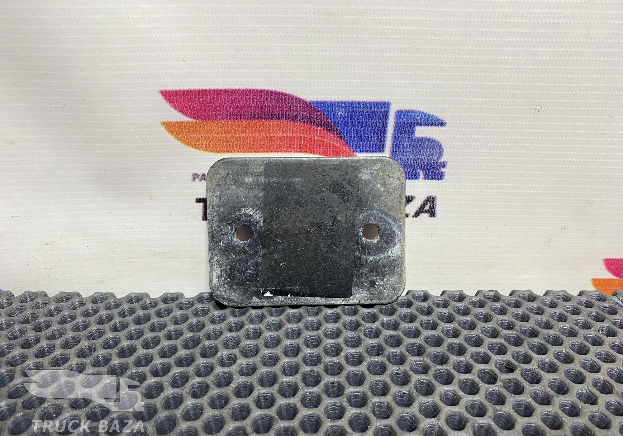 1302797 Пластина прижимная продолжения двери для Daf 95
