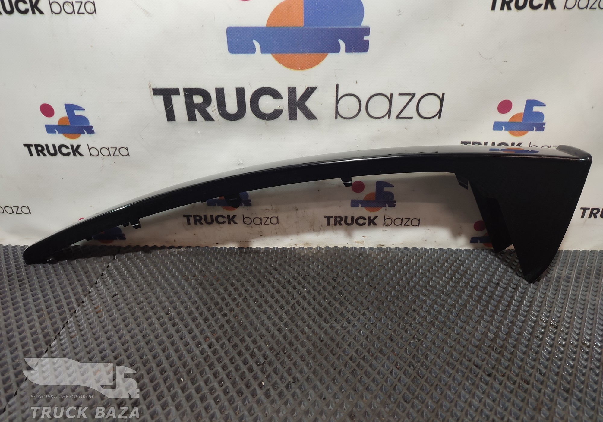 82307490 Молдинг верхней консоли левый для Renault T (с 2013)