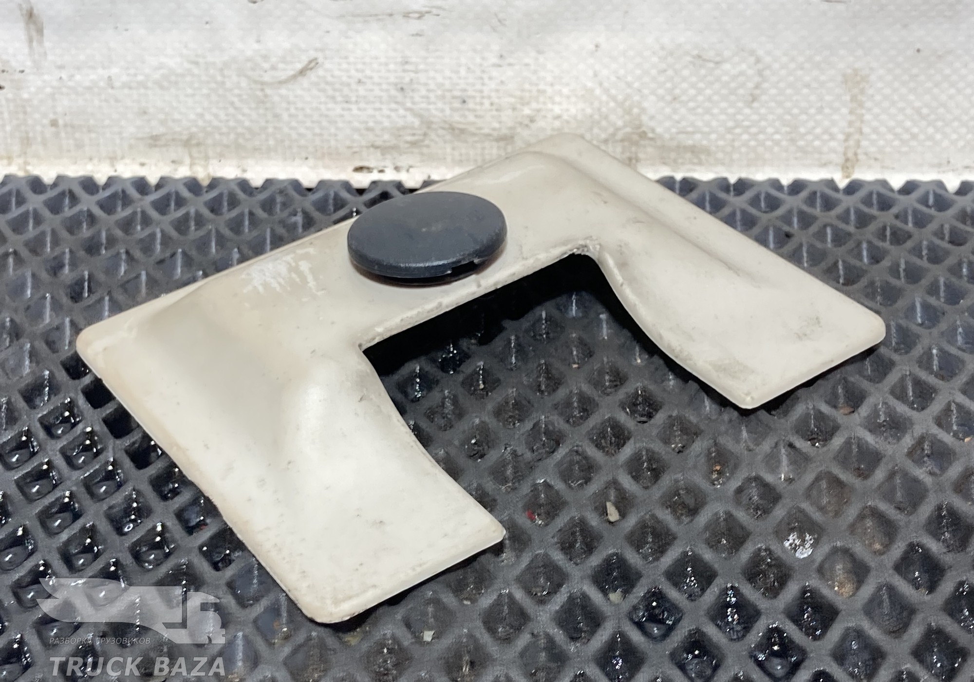 549018219348 Накладка кронштейна верхнего спальника для КАМАЗ 54901