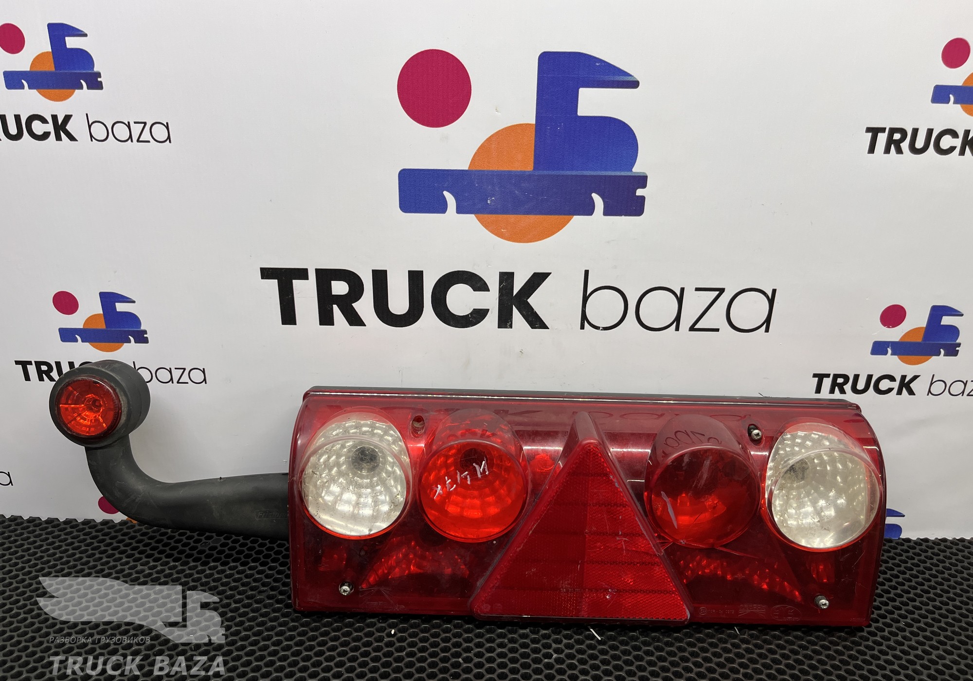 Фонарь задний левый для Разные Автомобили