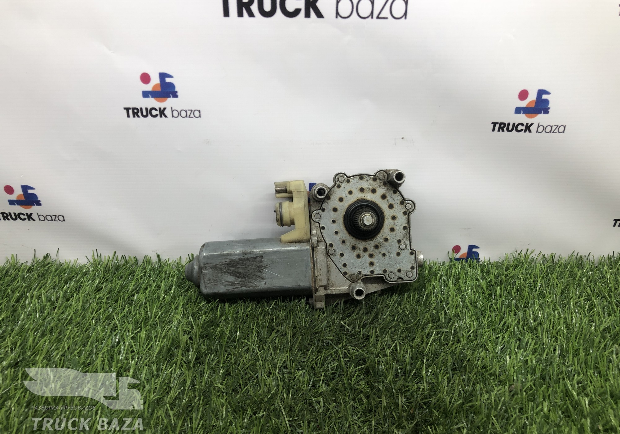 0130821502 Моторчик стеклоподъемника левый для Mercedes-Benz Неопознанная модель