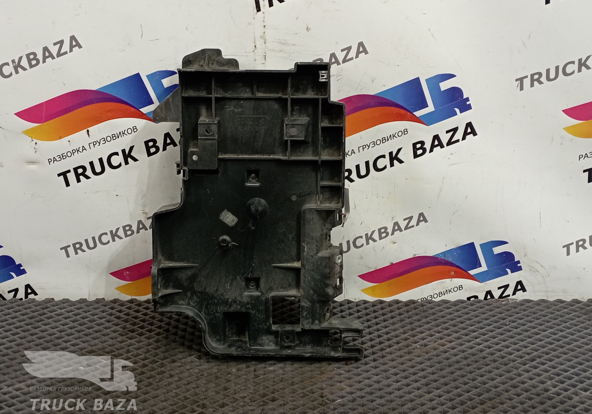 82322980 крепление коробки для Renault T (с 2013)