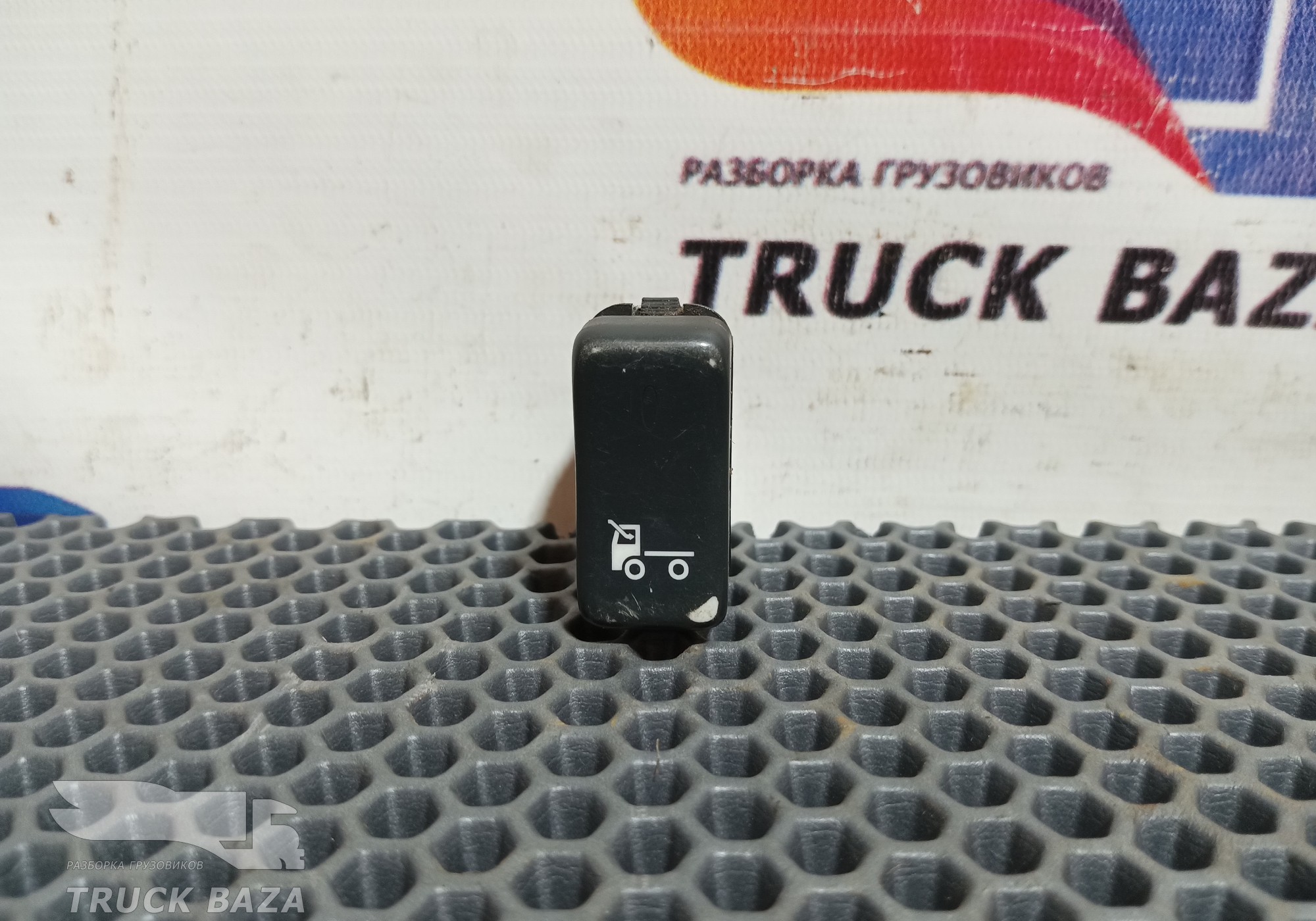 Кнопка люка 81255030254 для Man TGX I - купить б/у за 1000 р.