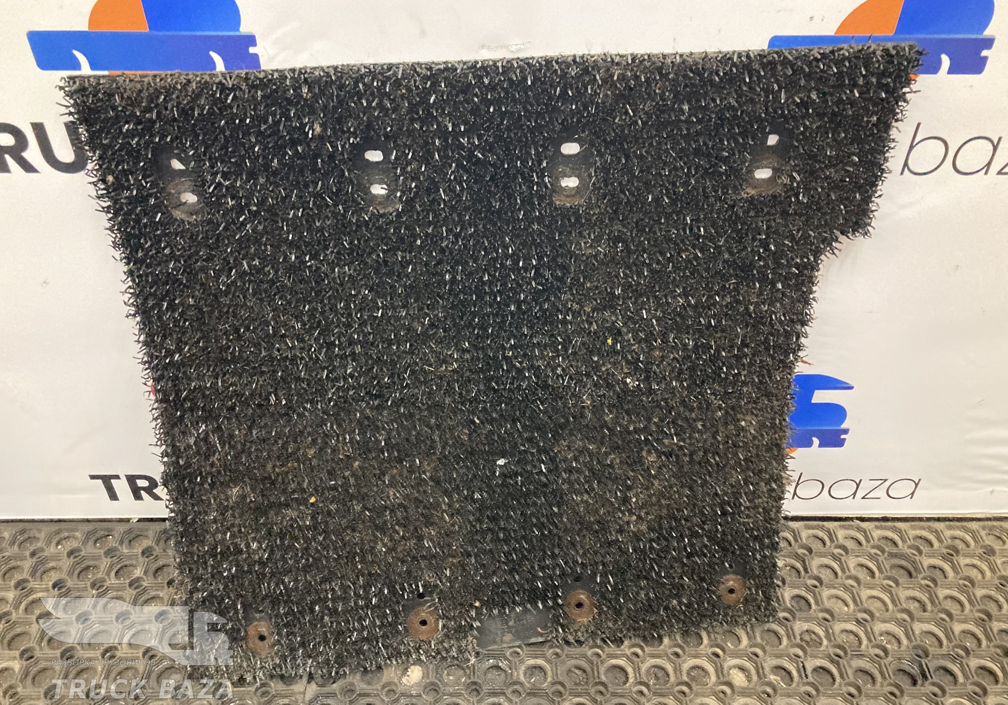 1399090 Брызговик задний правый