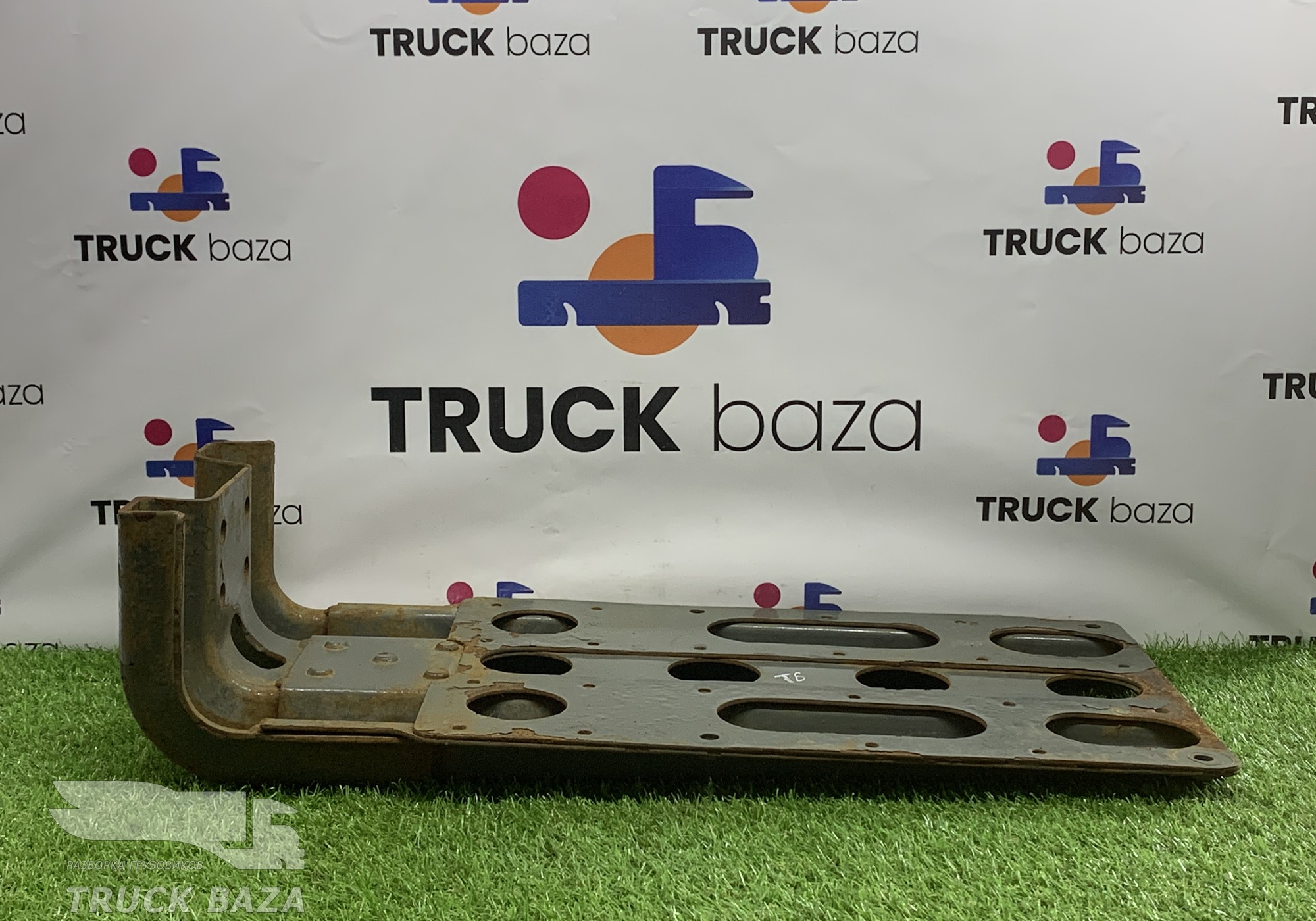 811W612435431 Кронштейн заднего крыла для Sinotruk Sitrak C7H