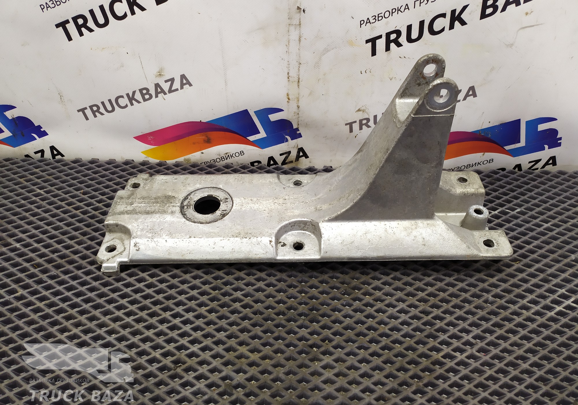 5010552180 Кронштейн кабины для Renault Magnum