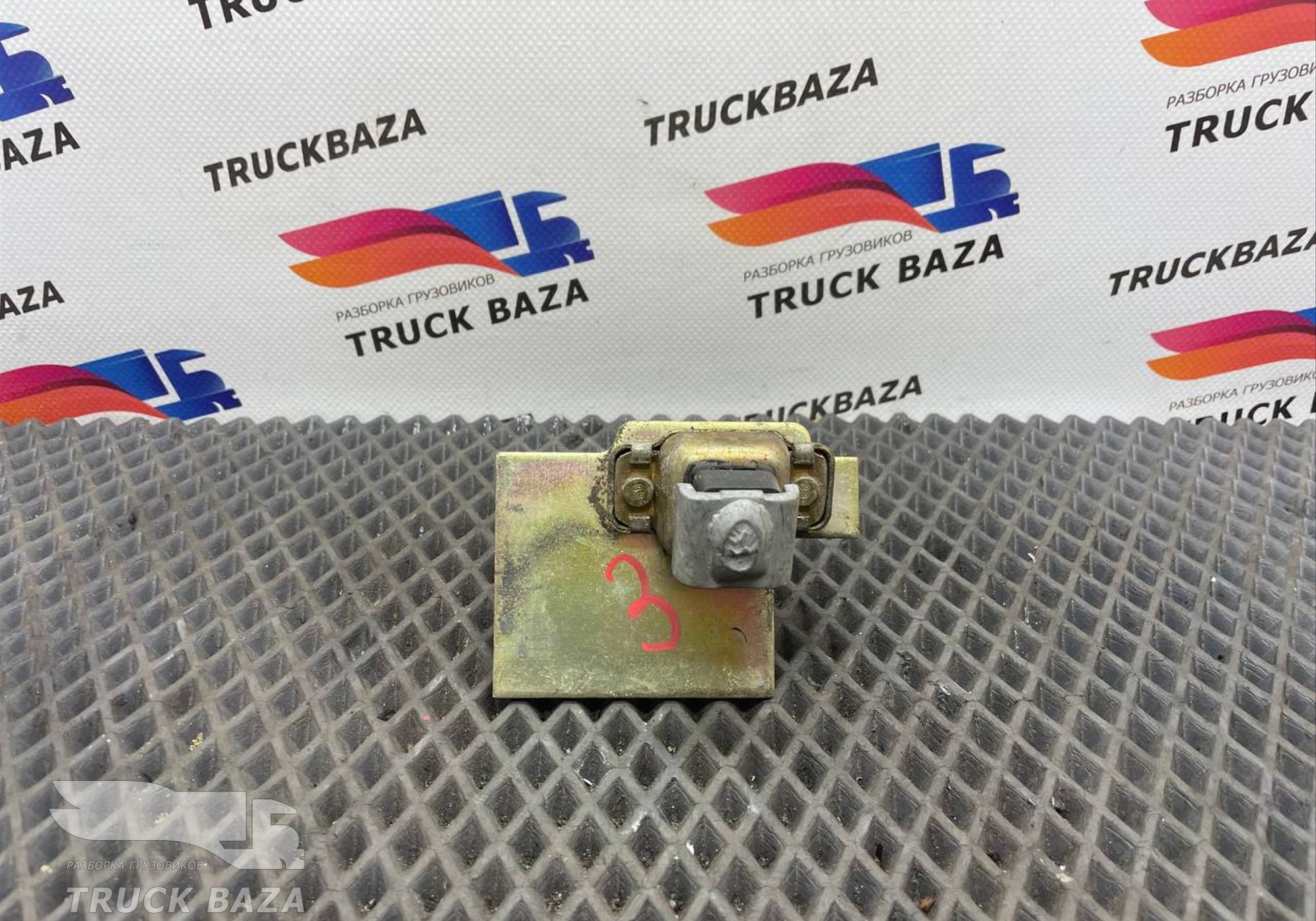 1365821 Ограничитель двери для Daf XF106 (с 2012)