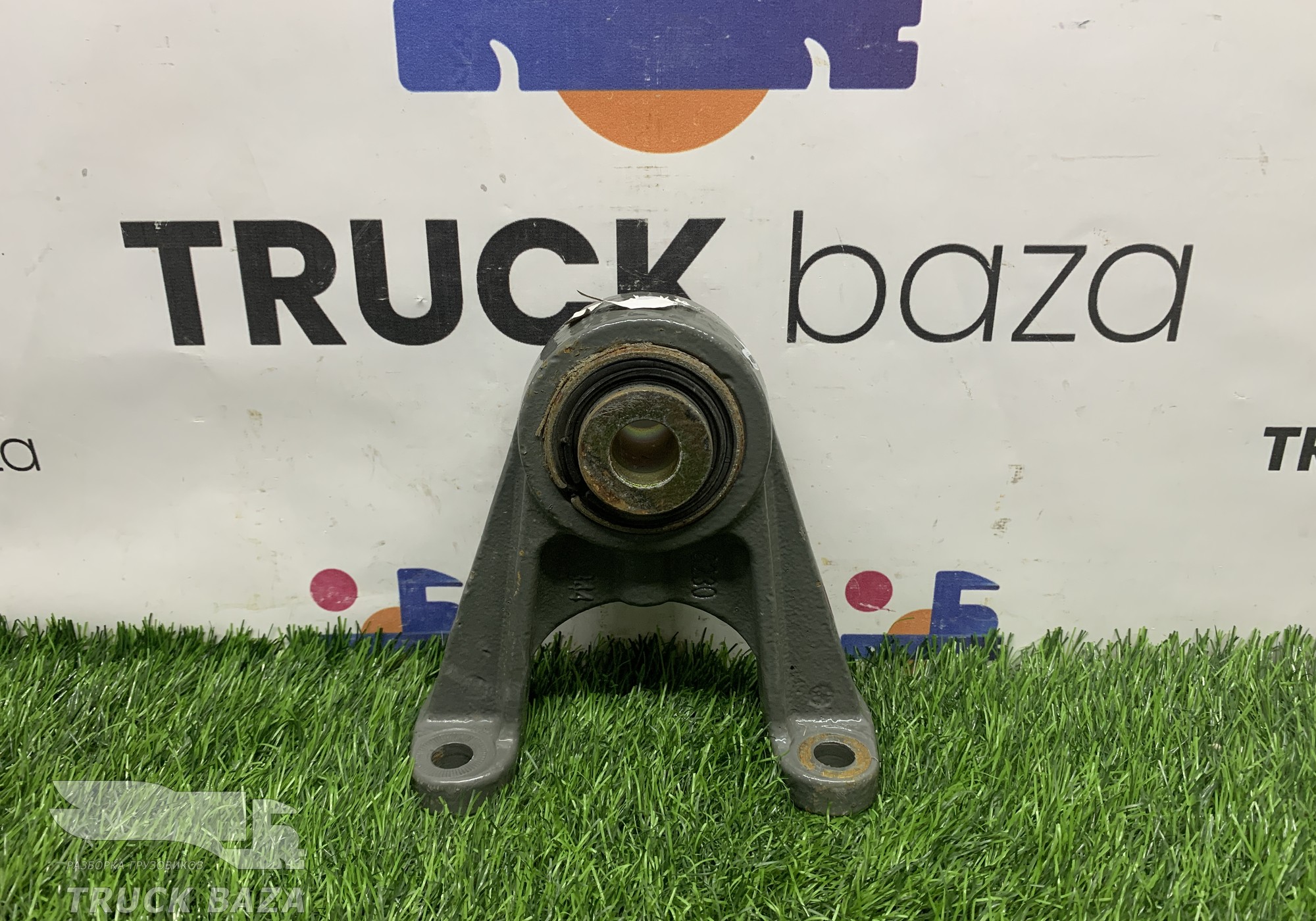 WG9925688230 Кронштейн стабилизатора заднего для Sinotruk Sitrak C7H