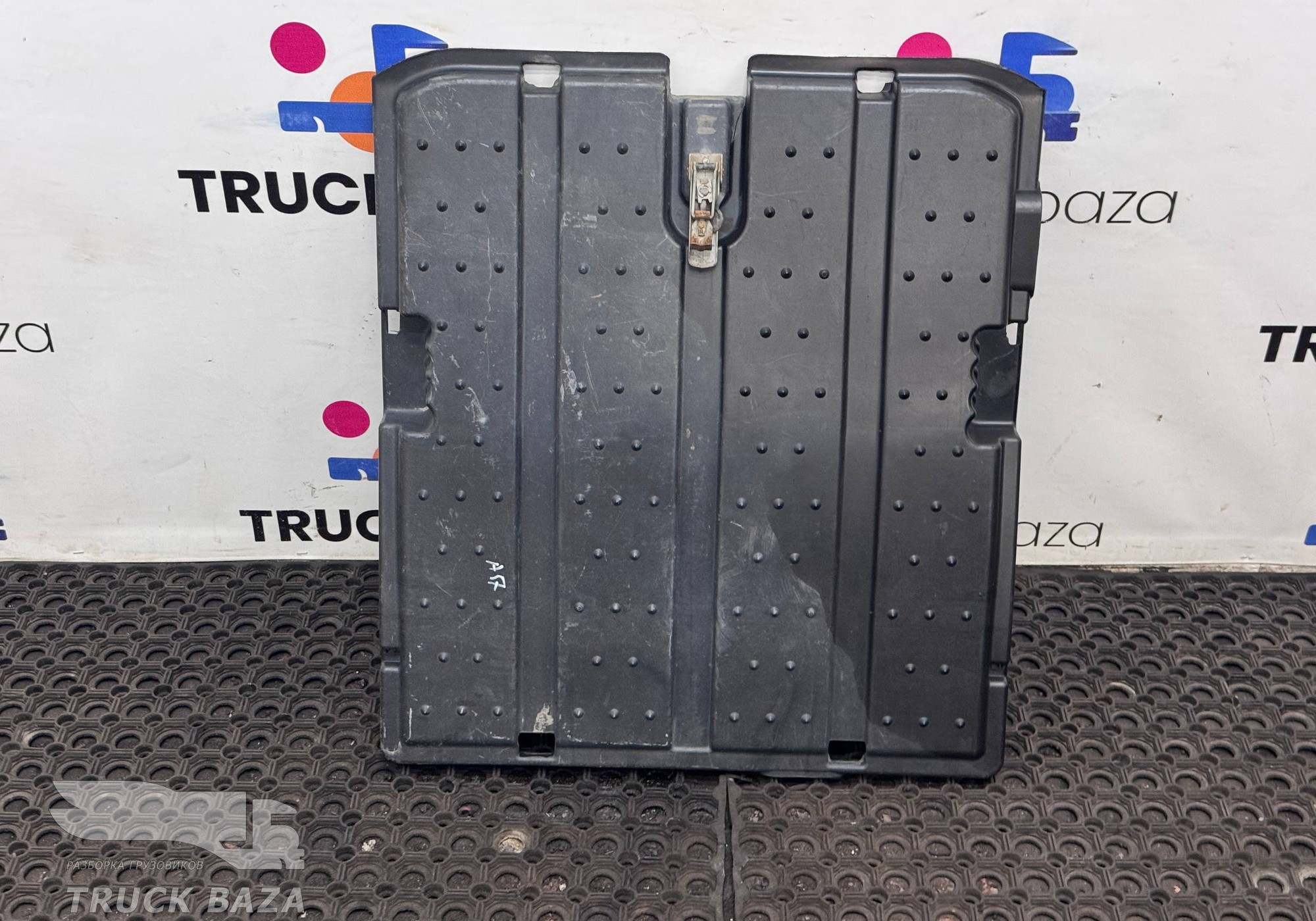 A9605410705 Крышка АКБ