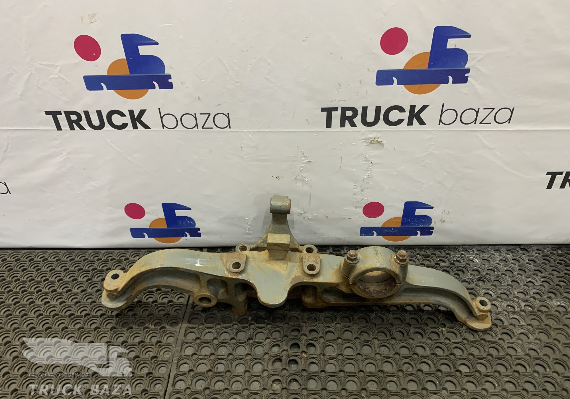 WG9925528080 Кронштейн пневморессоры левый для Sinotruk Sitrak C7H