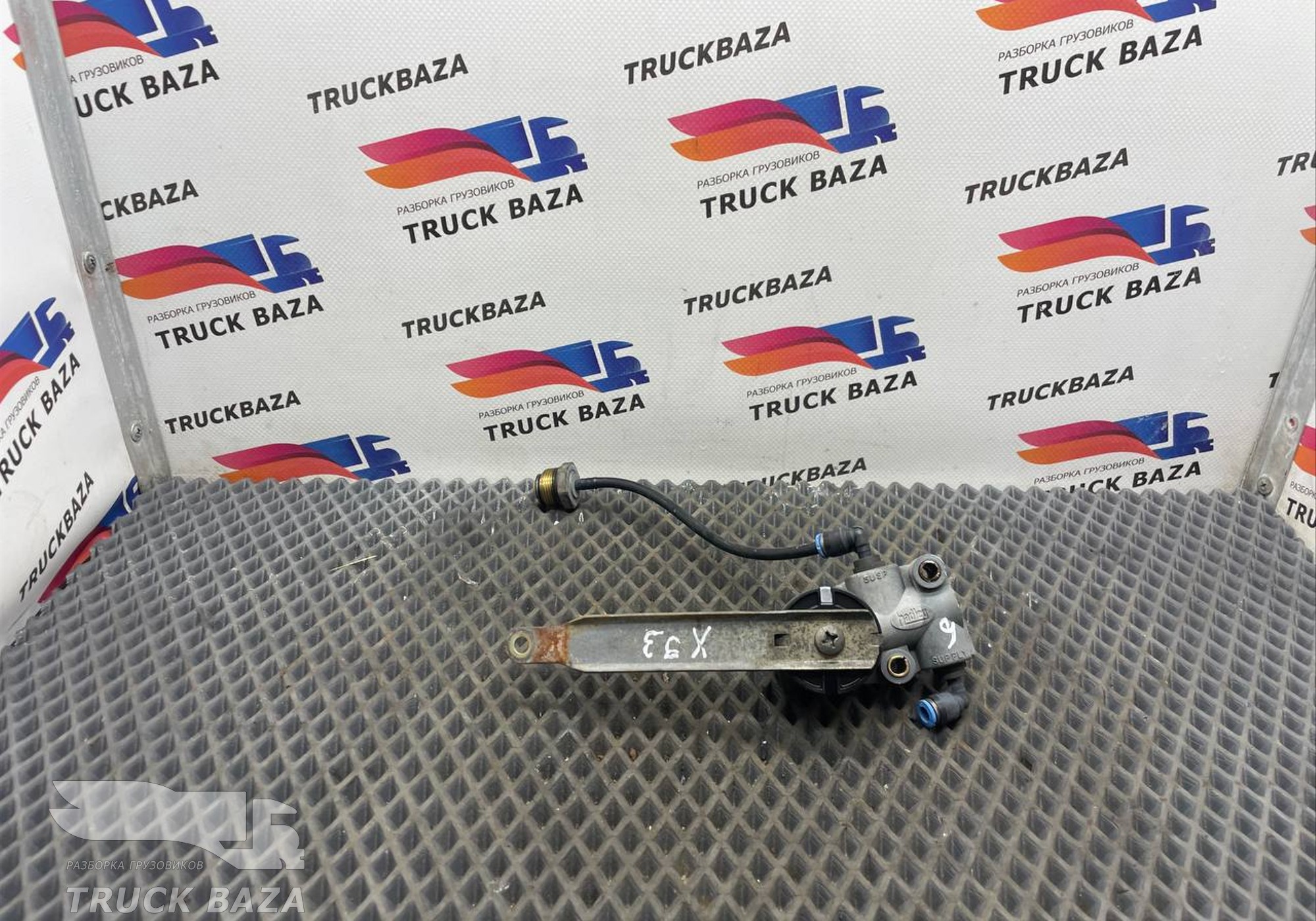 5860450 Кран уровня пола кабины для Daf XF106 (с 2012)