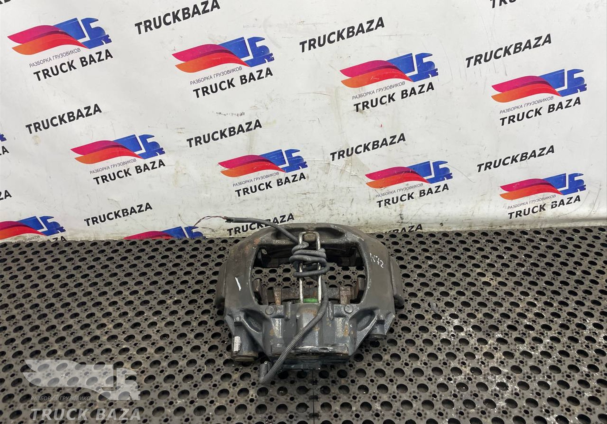 81508046581 Суппорт задний левый для Man TGX II (с 2012)