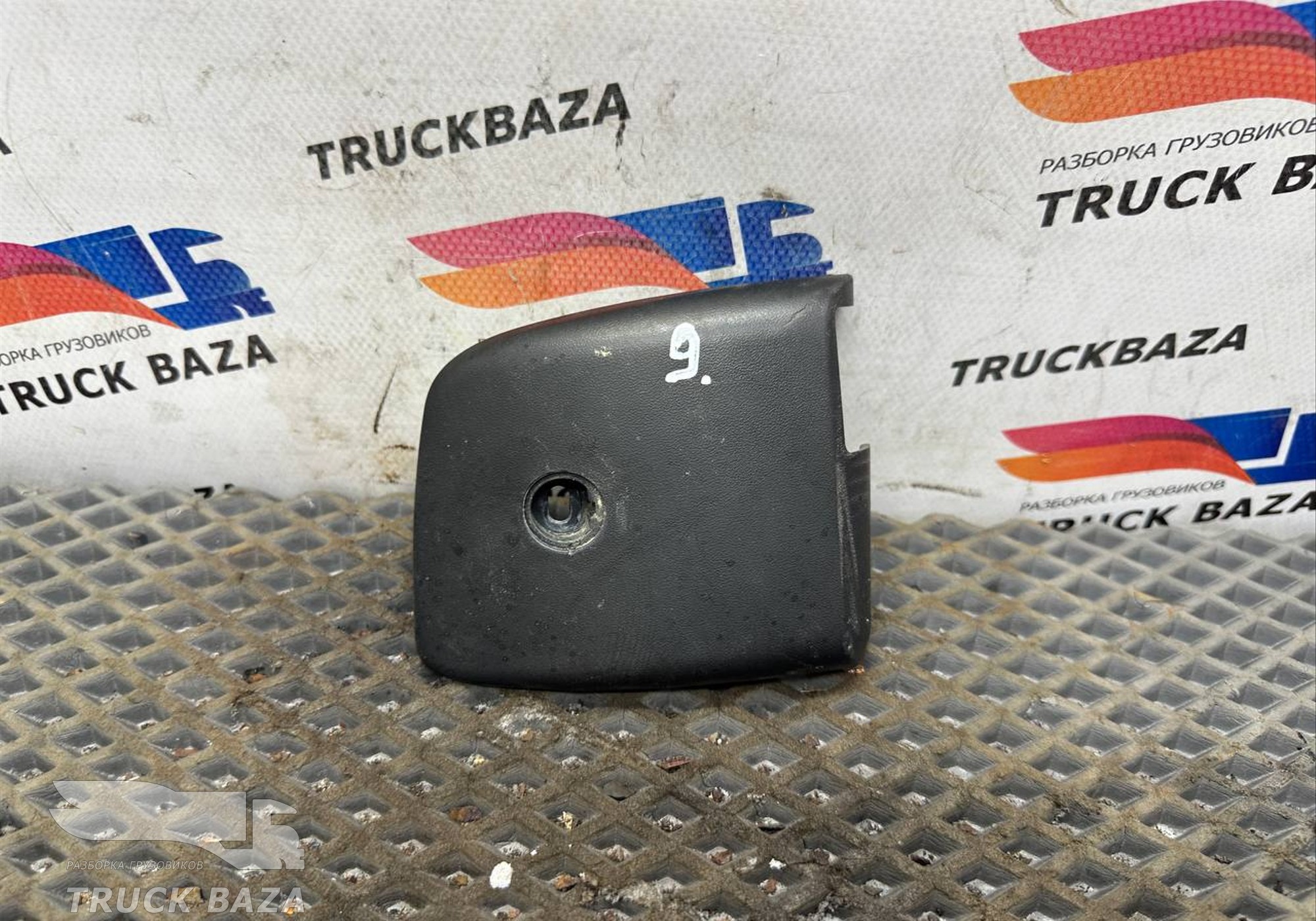 712W624100123 Накладка петли левой для Sinotruk Sitrak C7H