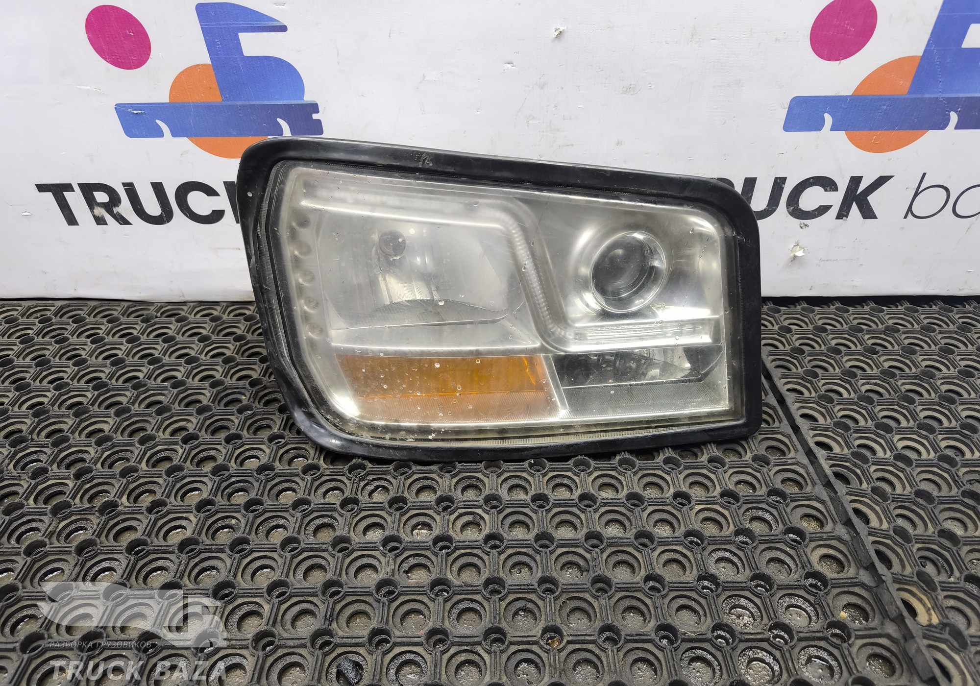 DZ96189722020 Фара правая для Shacman X3000 (с 2014)