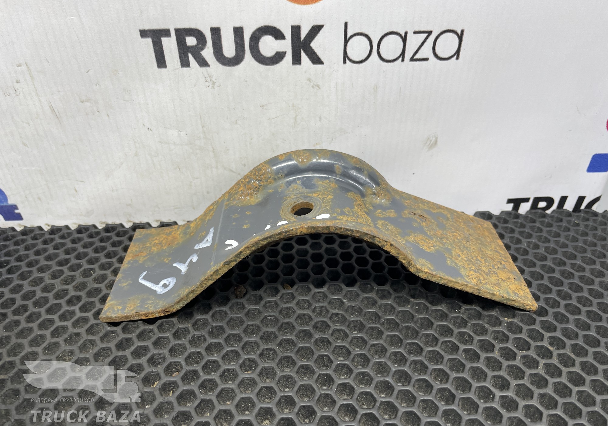 A9305210197 Кронштейн крыла заднего для Mercedes-Benz