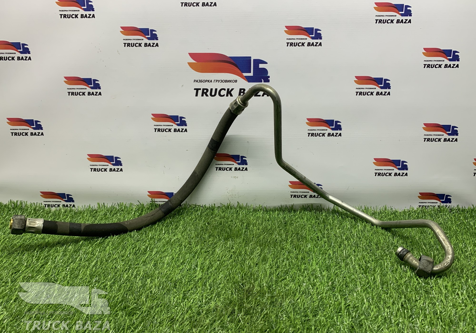 81512010415 Шланг тормозной передний левый