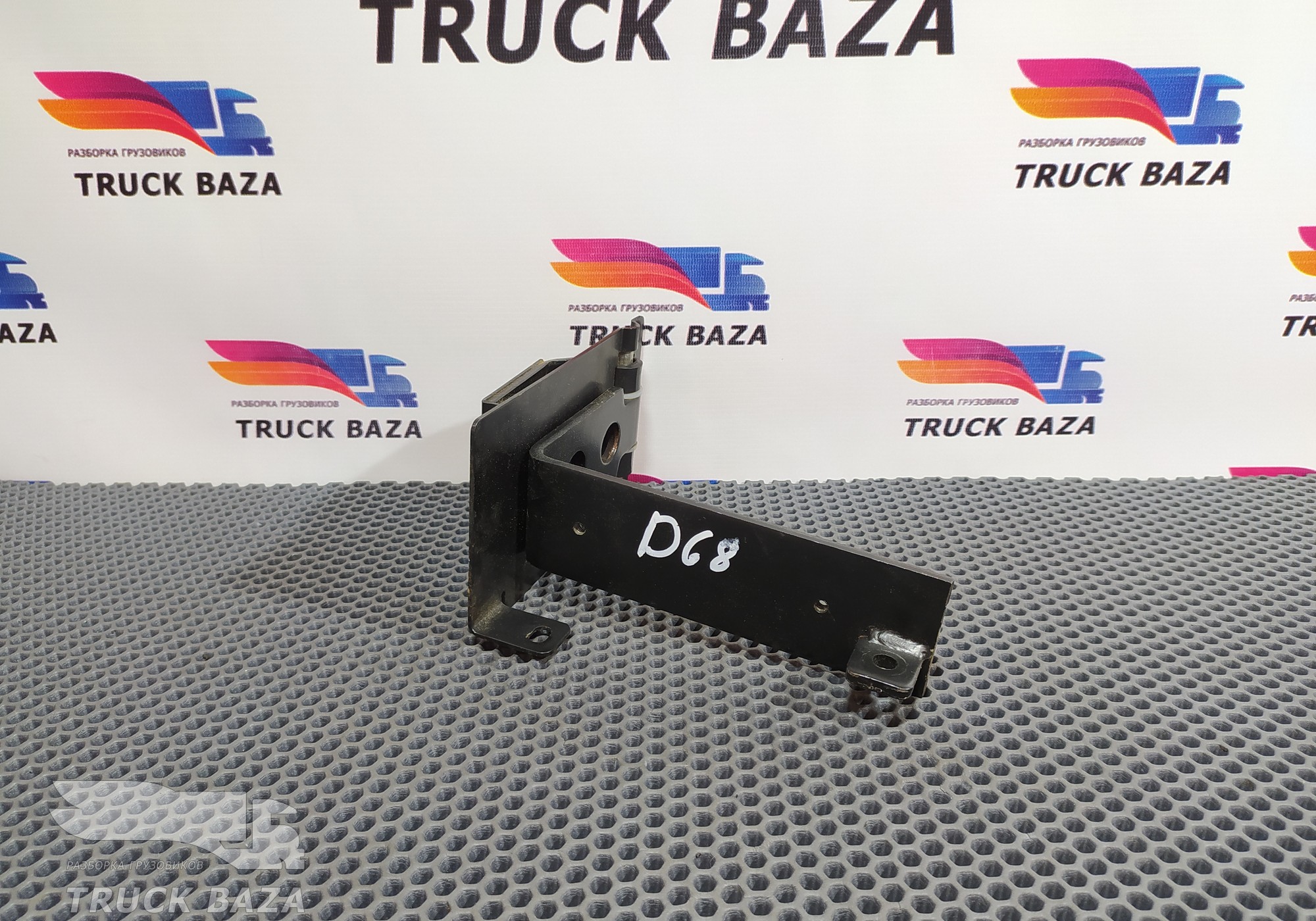 1659837 Петля спальника левая для Daf XF106