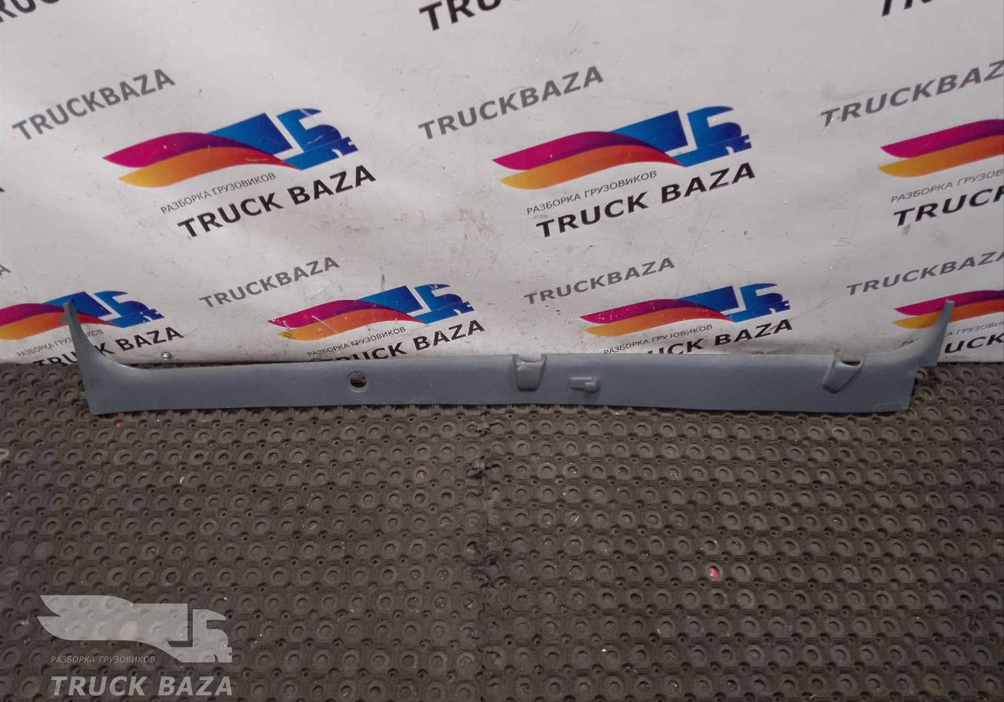 1892236 Накладка стойки левой для Scania 5-series