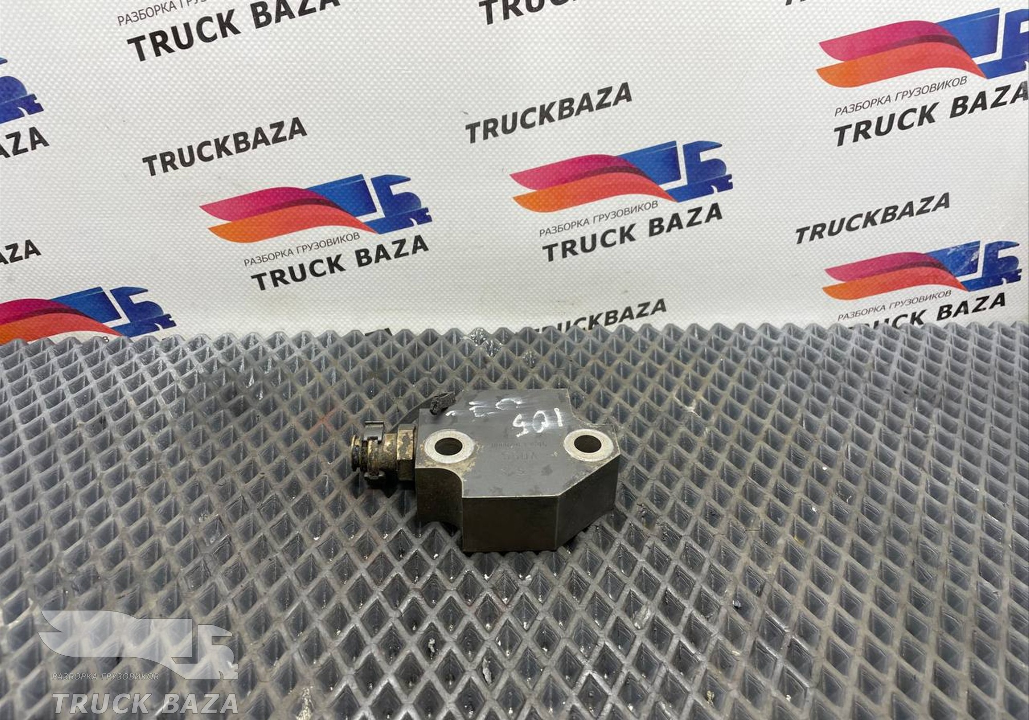 1670900 Клапан топливный обратный для Daf XF105 (с 2005)