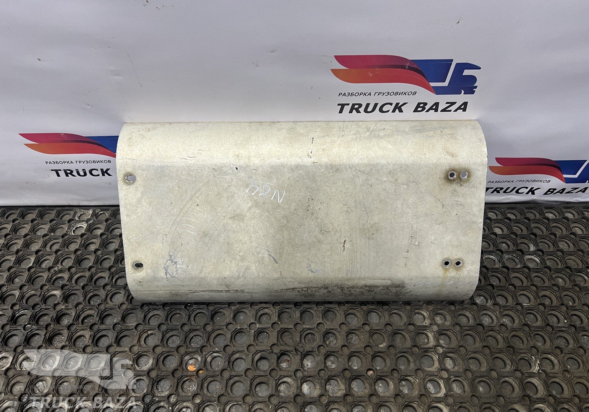 81151100443 Защита глушителя верхняя