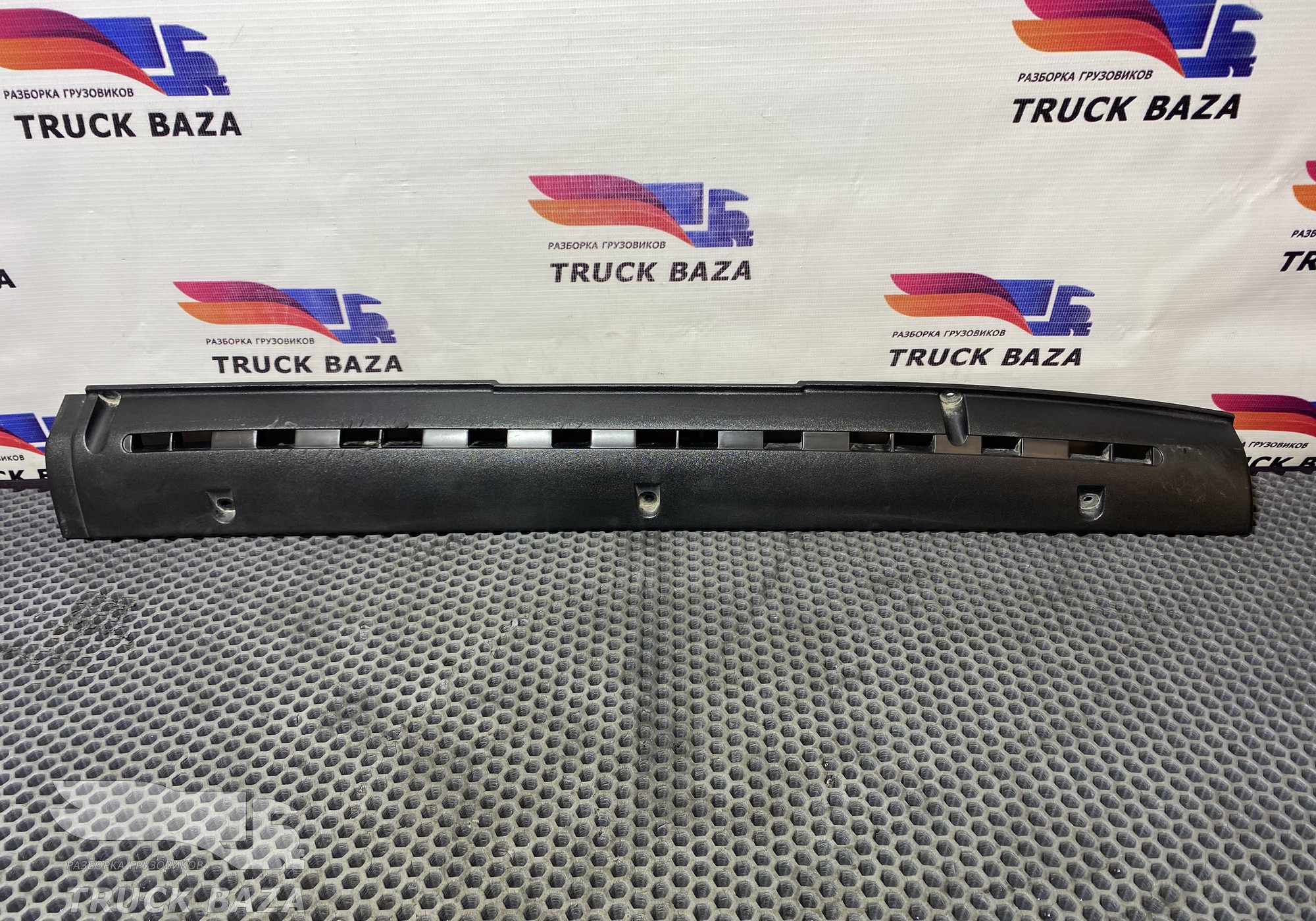 1297410 Накладка торпедо правая для Daf XF106