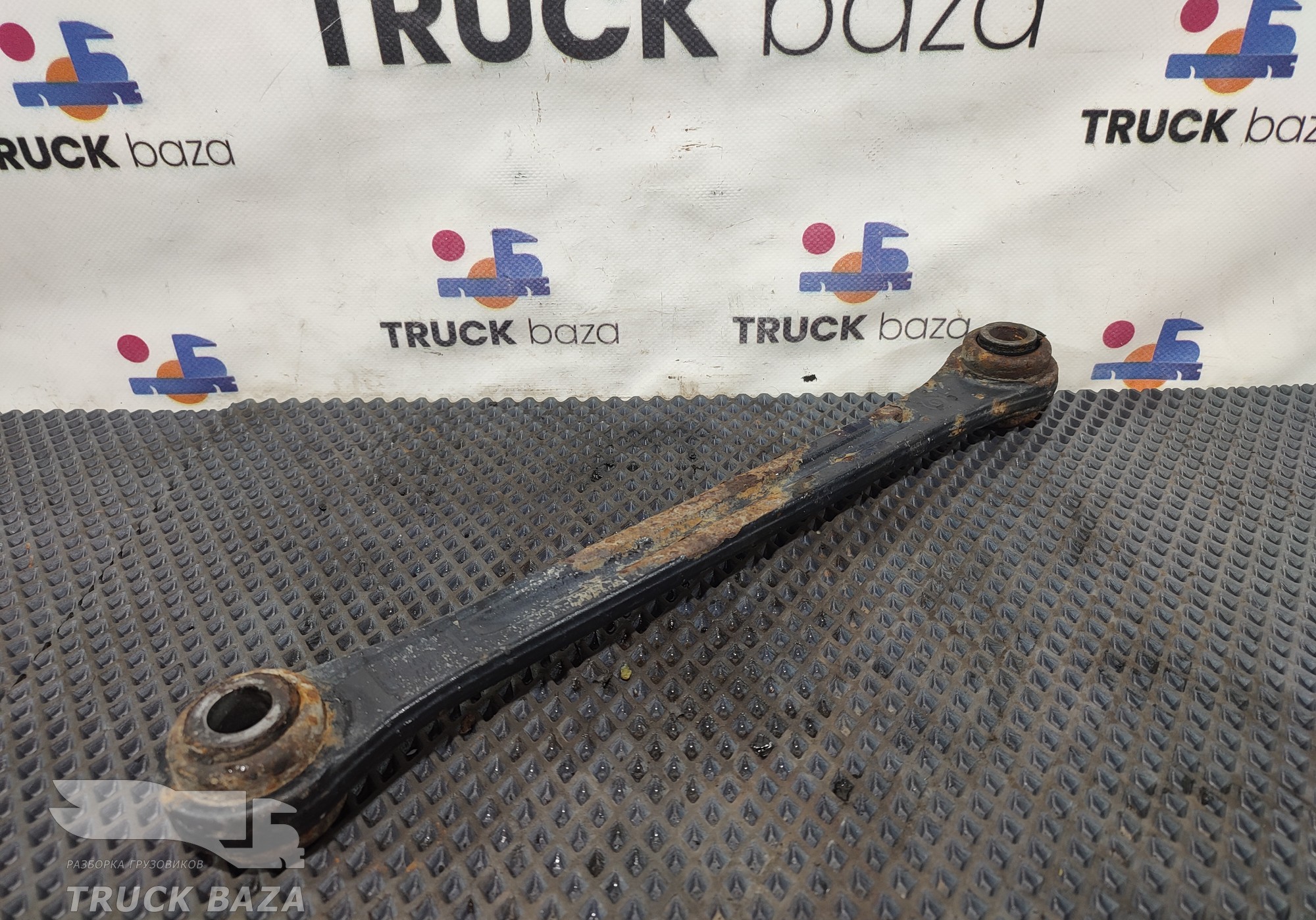 81437186822 Стойка переднего стабилизатора