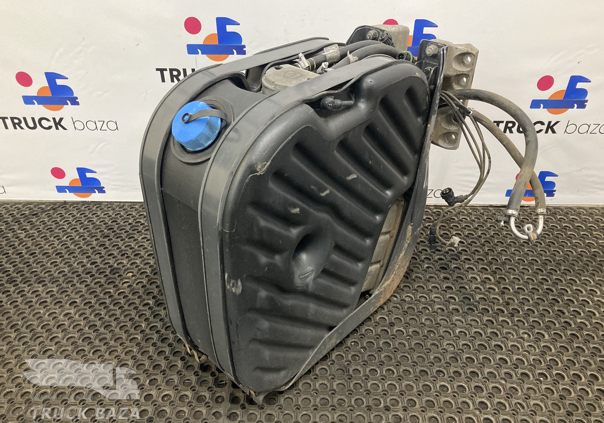 2141802 Бак AdBlue в сборе