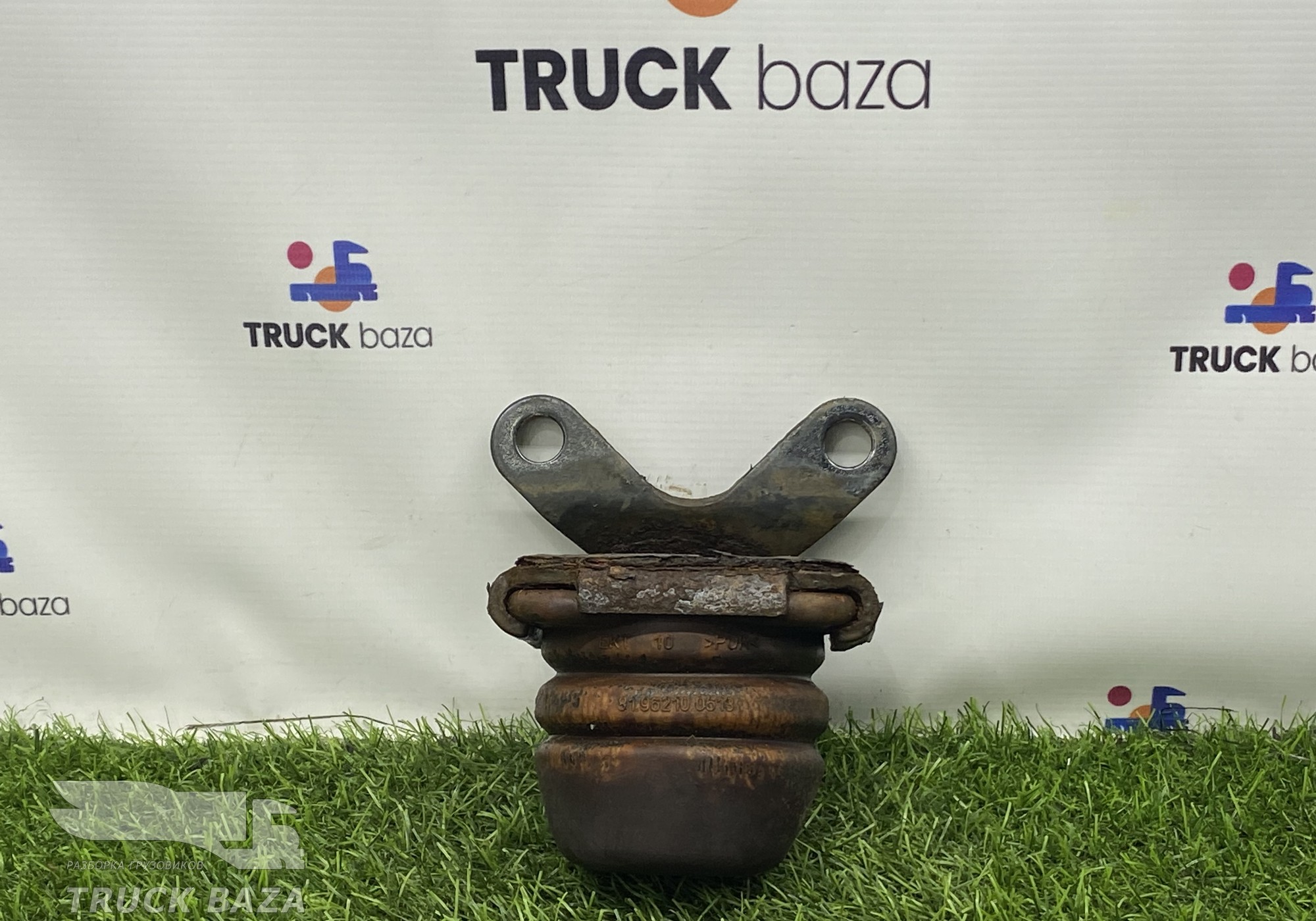 81962100613 Отбойник передней рессоры