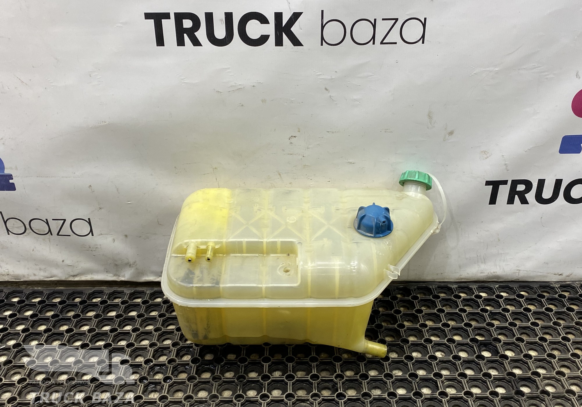 812W061250005 Бачок расширительный для Sinotruk Sitrak C7H