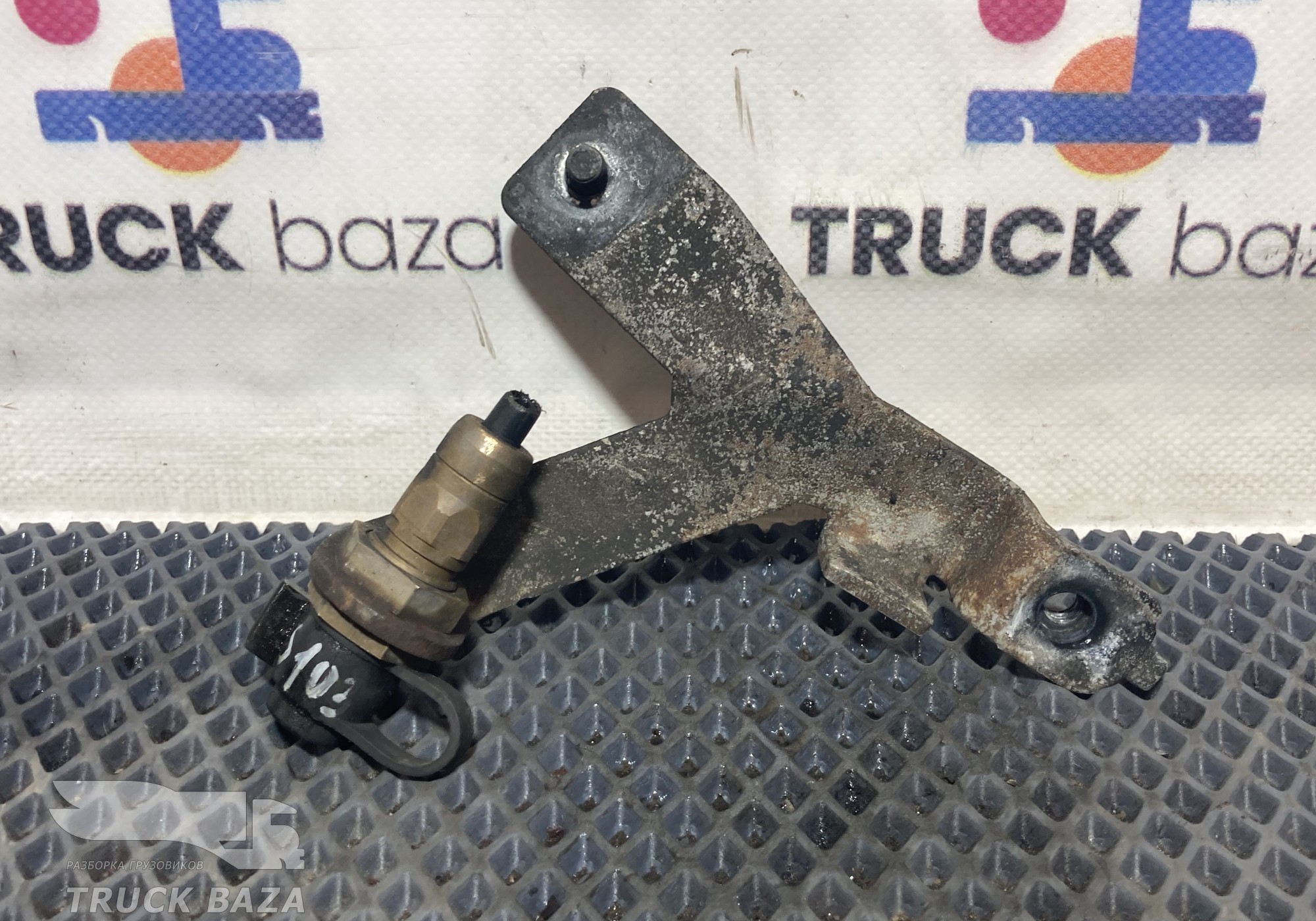 2015190 Кронштейн бачка ГУРа