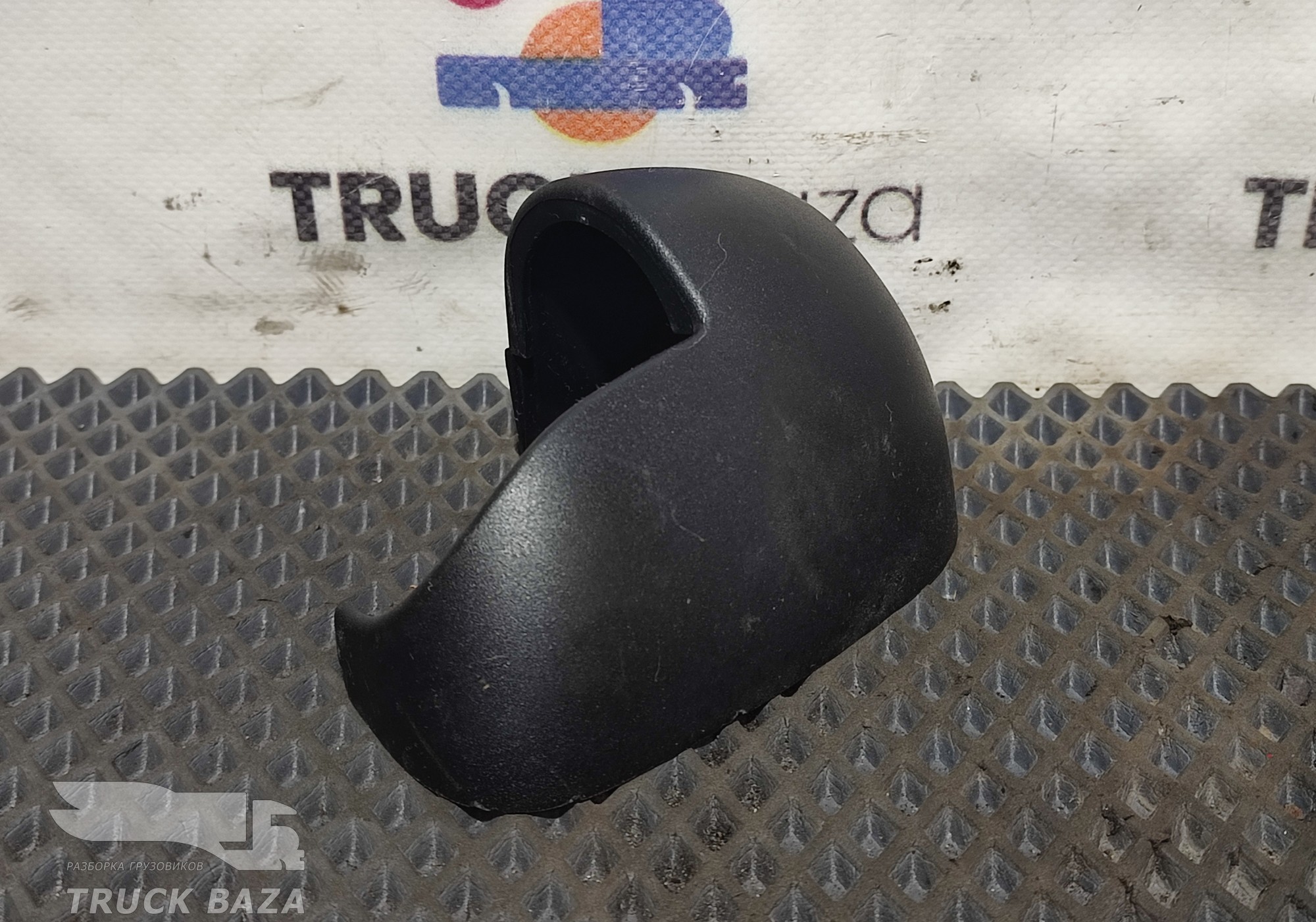 0008111907 Накладка зеркала правая