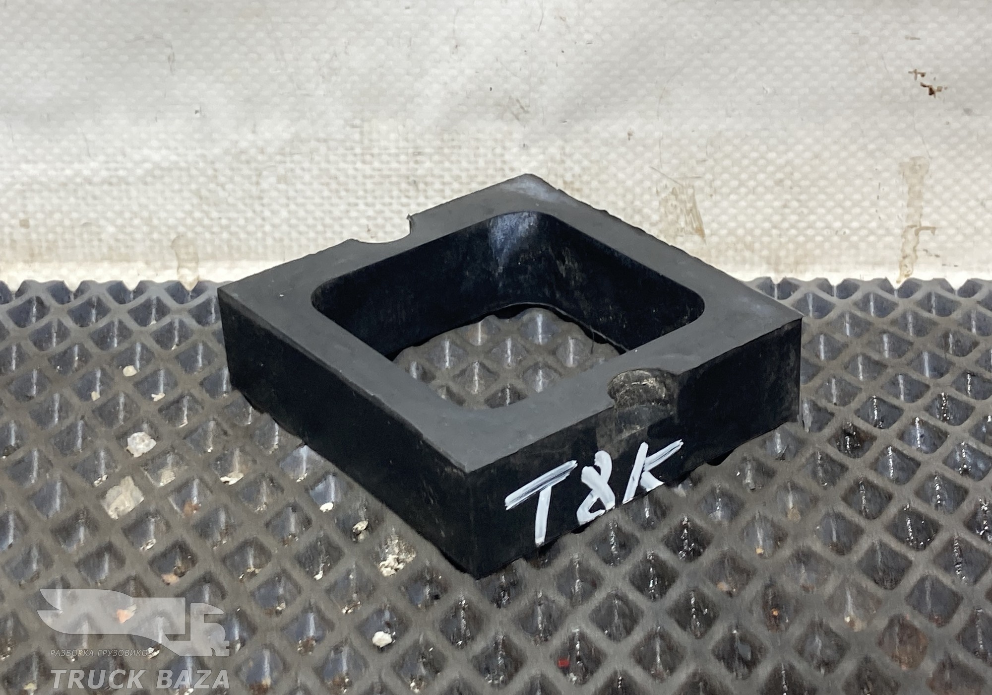 WG9100360045 Проставка крана тормозного для Sinotruk Sitrak C7H