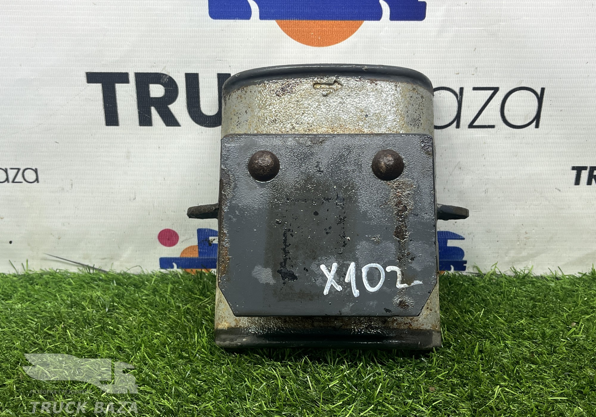 0961983 Проставка стремянки задней рессоры