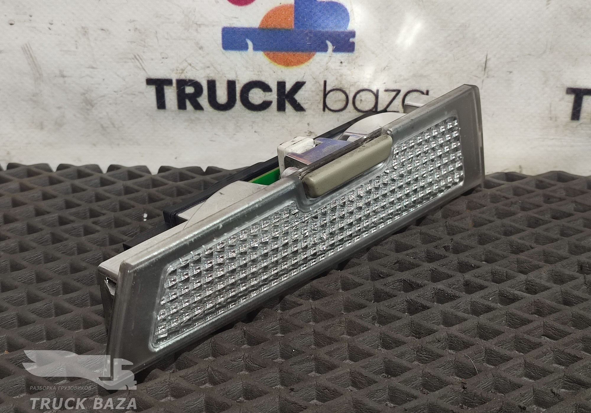 82694576 Плафон салонный для Volvo FH 4 (с 2012)