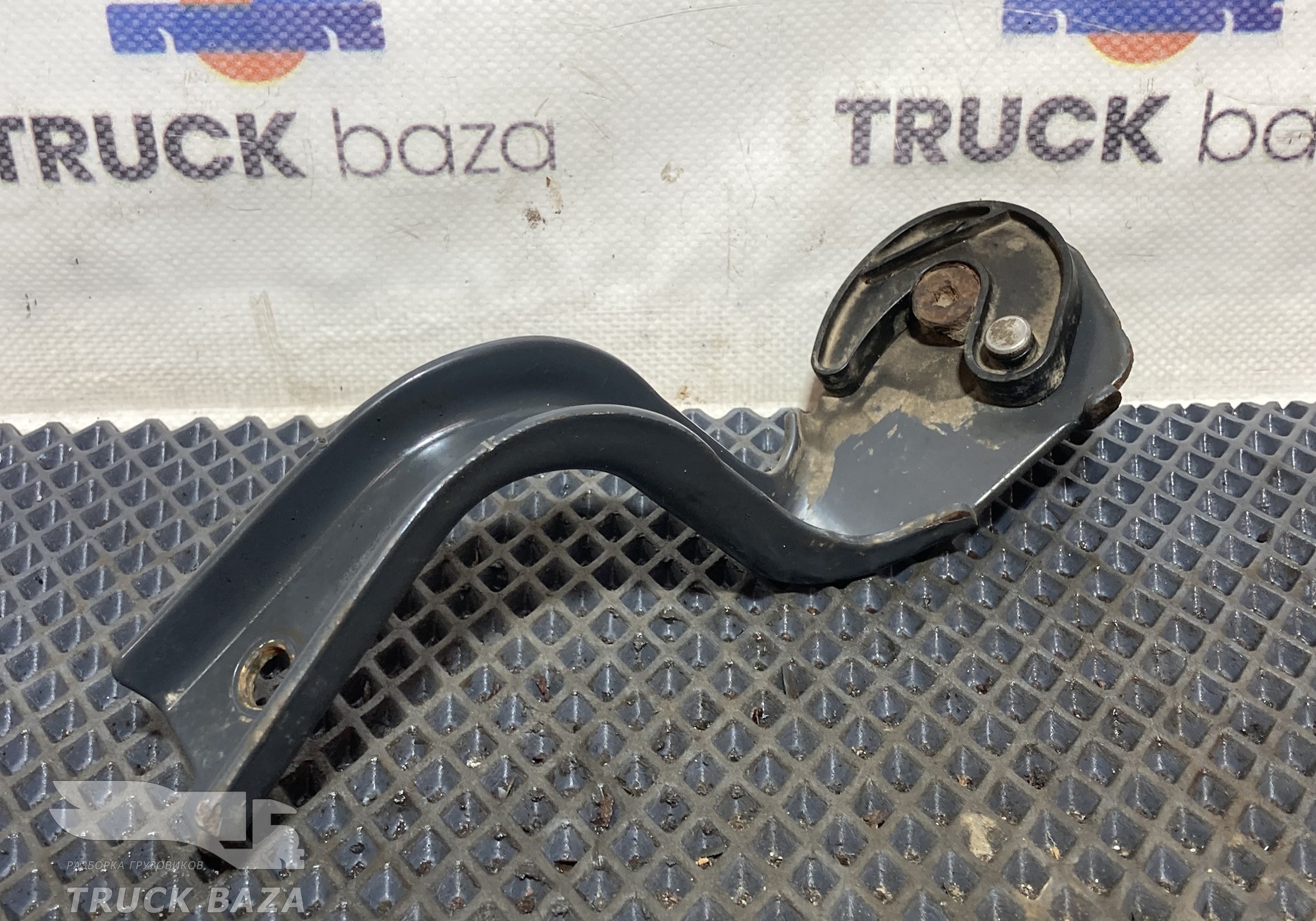 1872297 Кронштейн шумоизоляции КПП левый