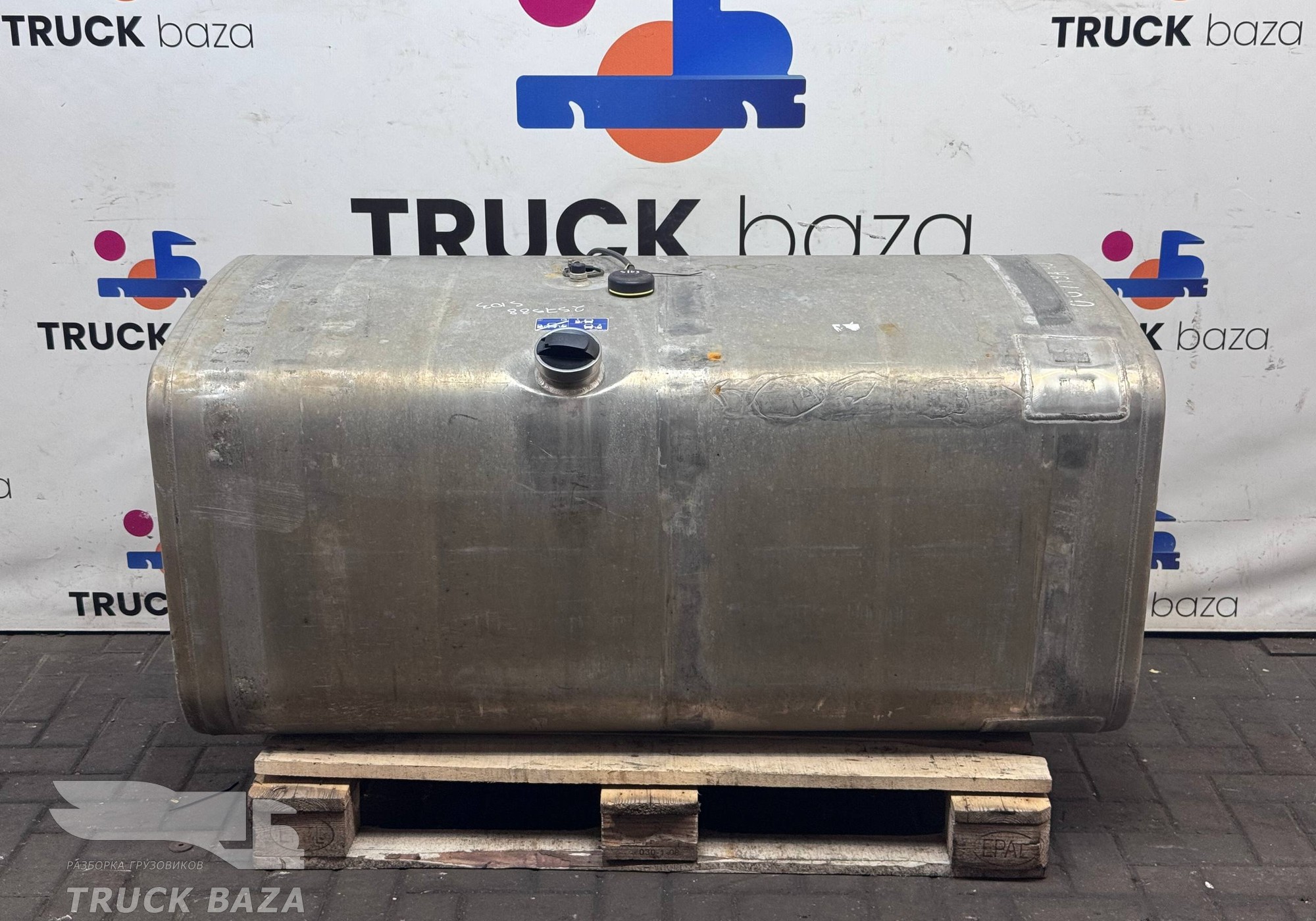 1871191 Бак топливный 600 L