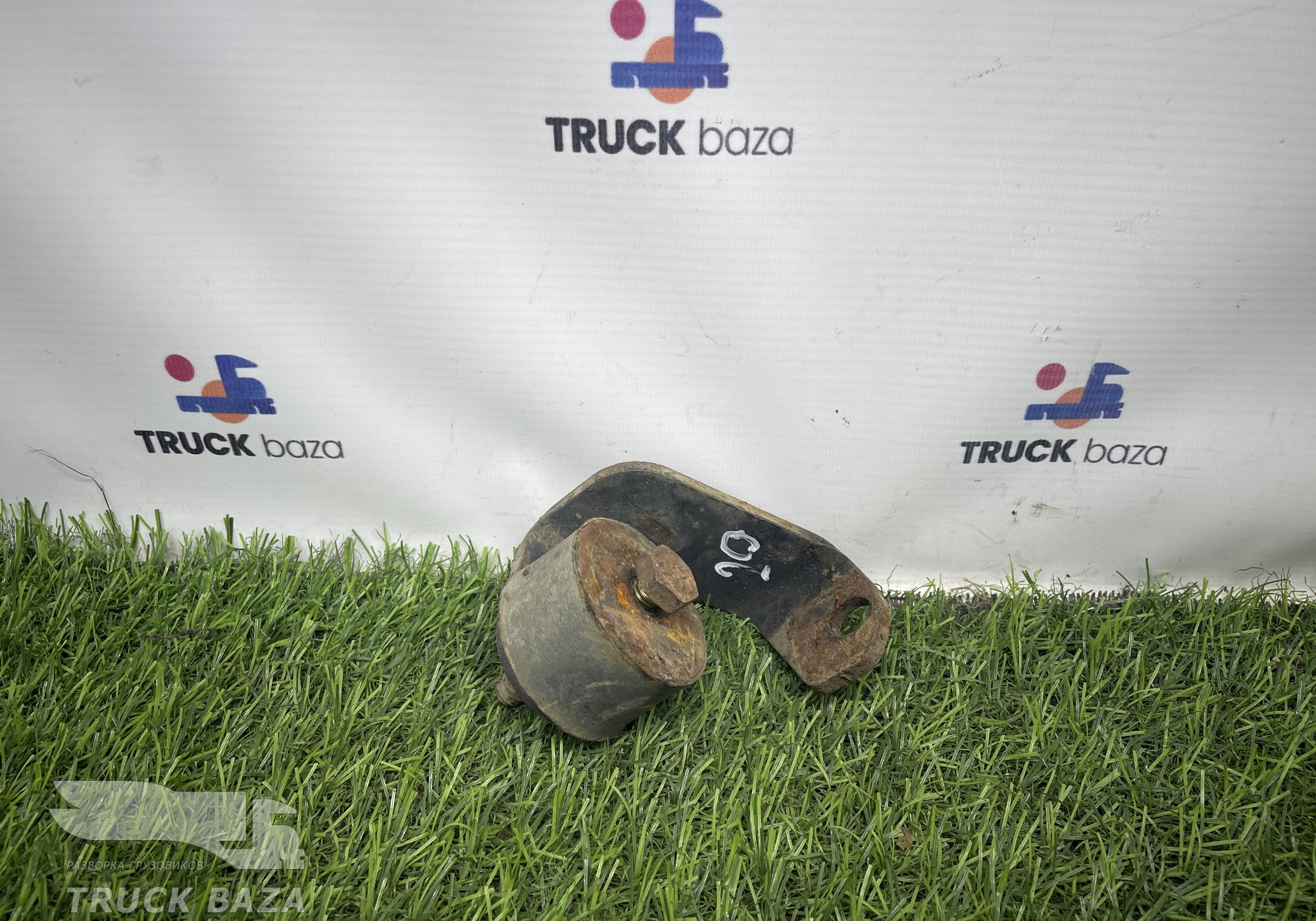 81155020170 Кронштейн глушителя основного